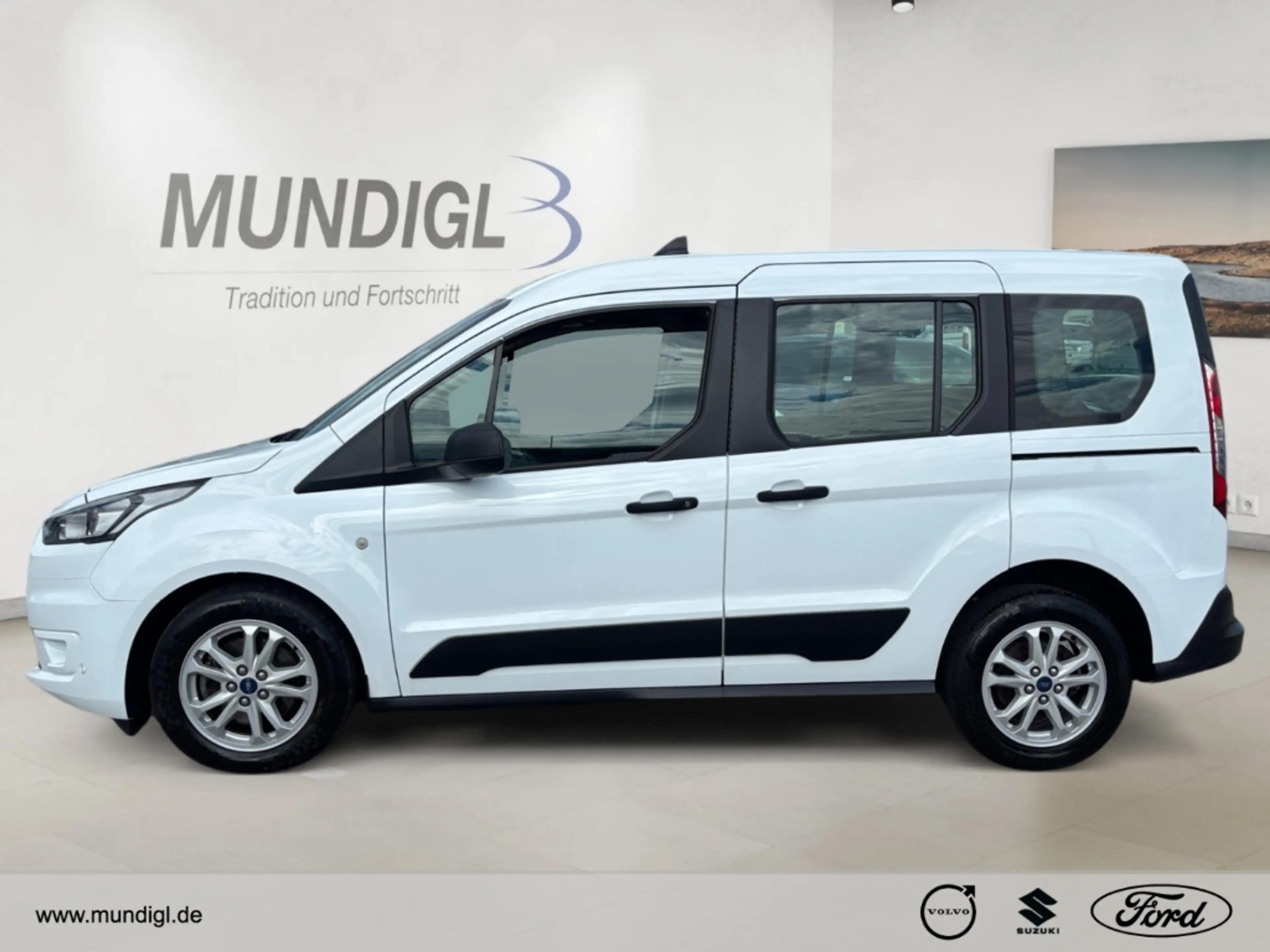 Ford Tourneo Connect Trend Autom NAVI Klimaaut RFK ACC FSH Tempo — photo 2