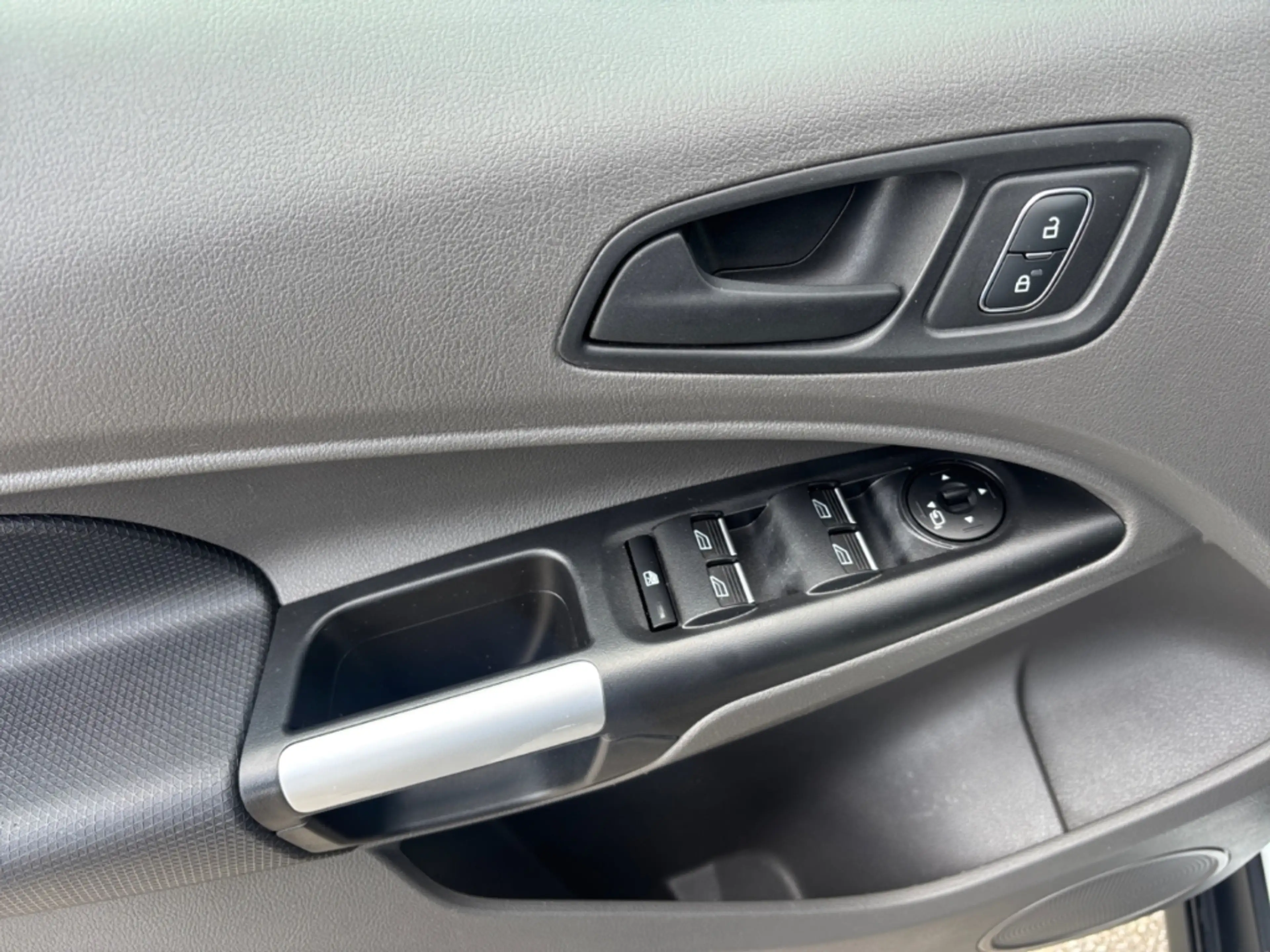 Ford Tourneo Connect Trend Autom NAVI Klimaaut RFK ACC FSH Tempo — photo 8