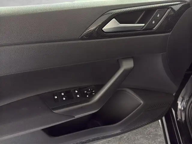 Volkswagen Taigo view 12