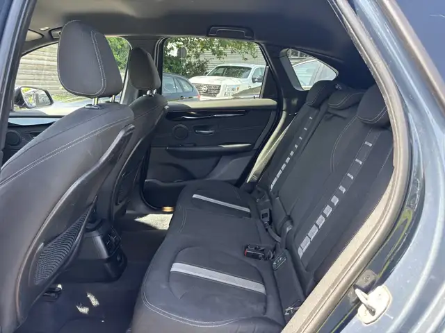 BMW 2 Series view 11