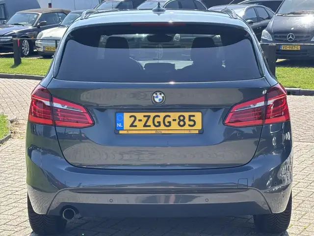 BMW 2 Series view 6