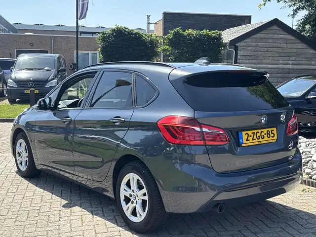 BMW 2 Series view 7