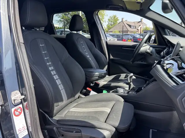 BMW 2 Series view 14
