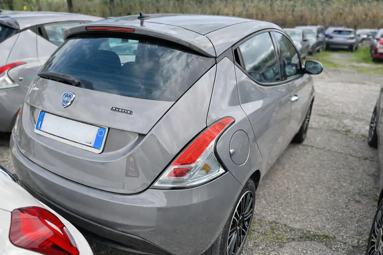 Lancia Ypsilon 2023