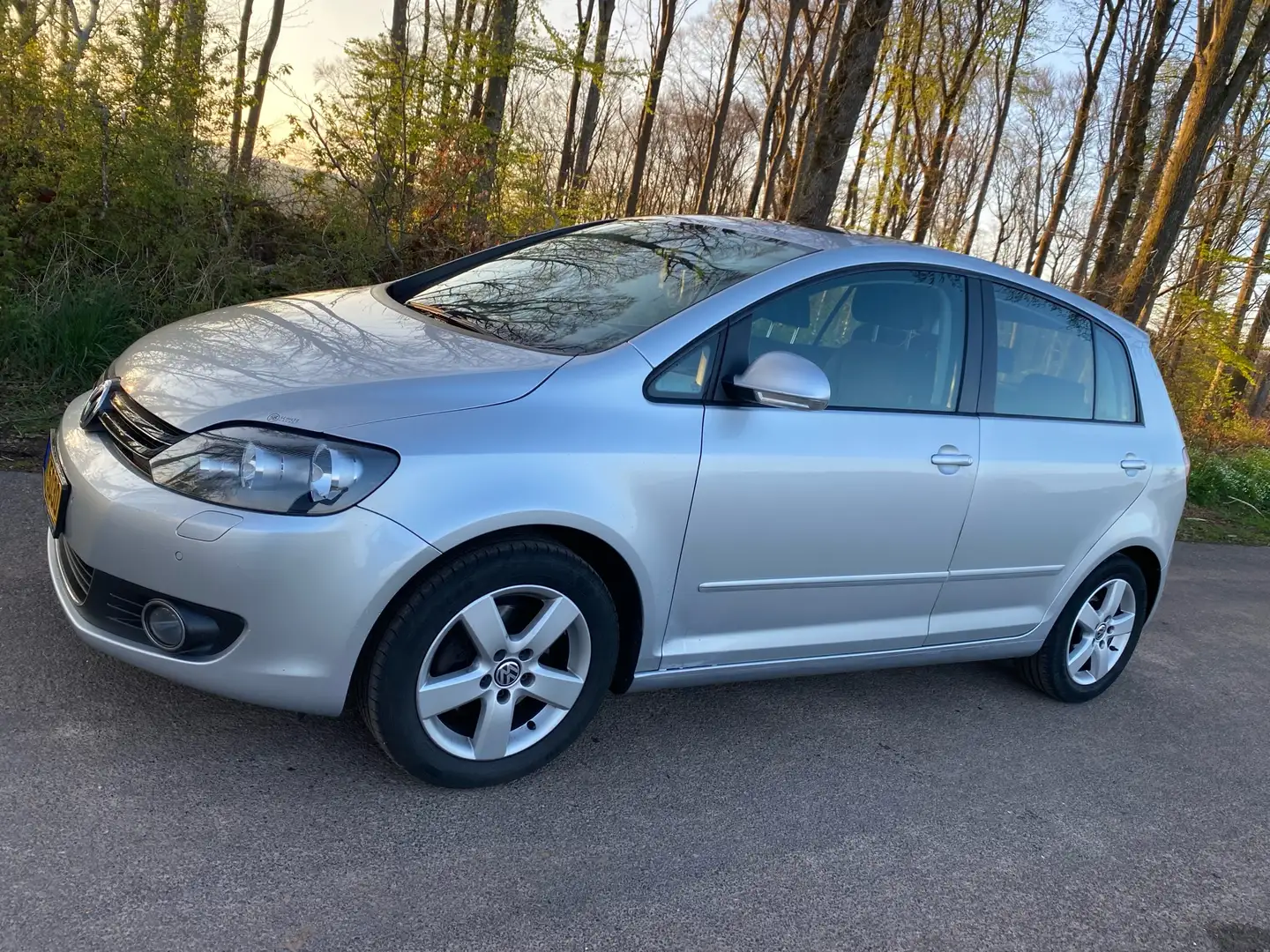 Volkswagen Golf 2.0 TDI DPF Highline Argent - 1