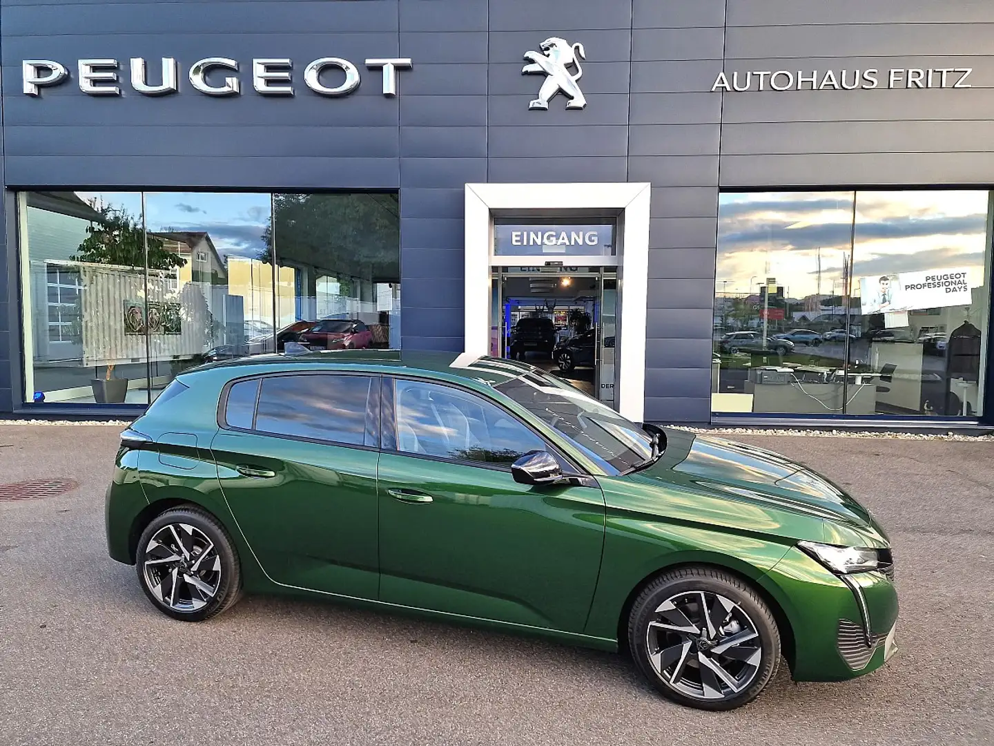 Peugeot 308 BlueHDi 130 S&S EAT8 Allure "inkl. Aluwinterräder" Grün - 2