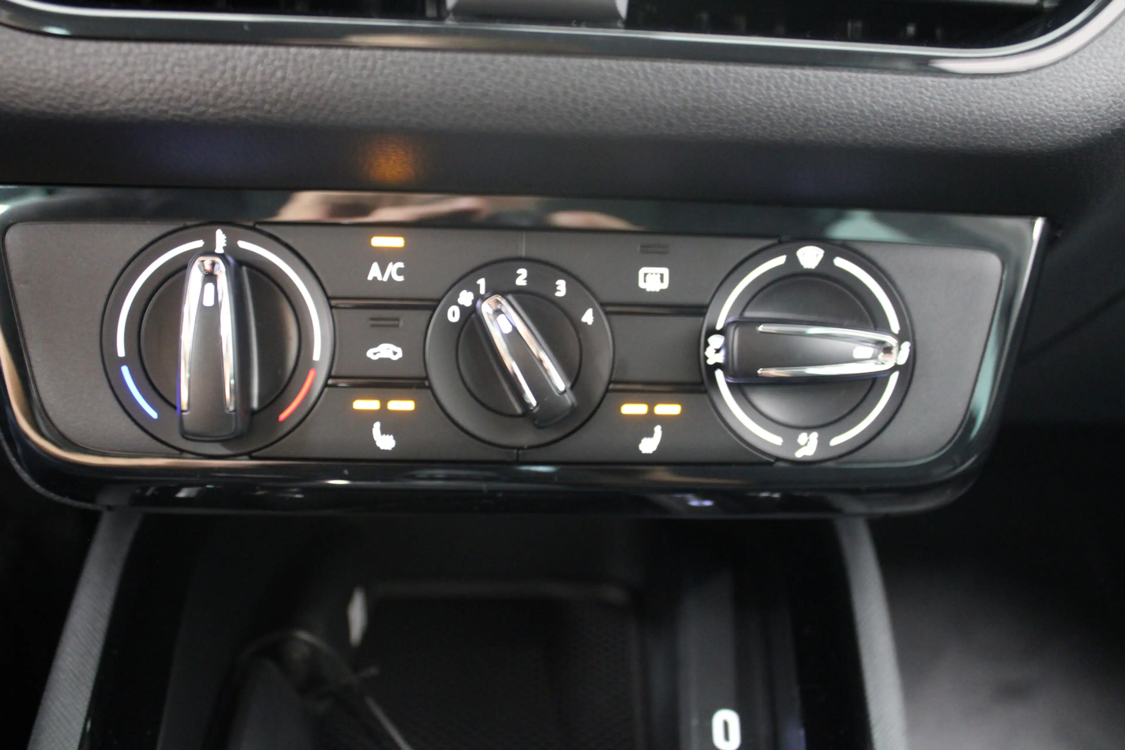 Skoda Kamiq 1.0 TSI Selection — photo 20
