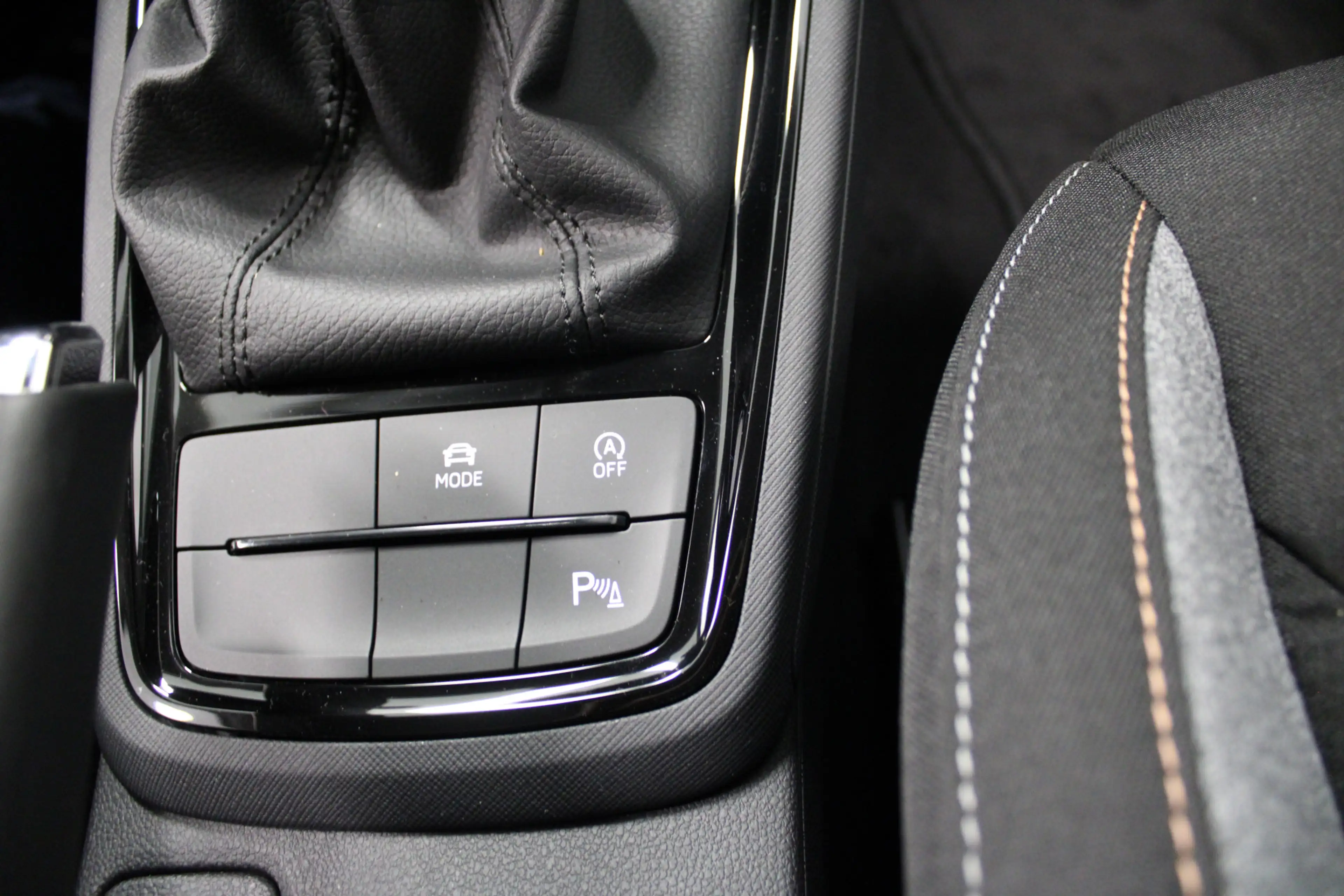 Skoda Kamiq 1.0 TSI Selection — photo 24