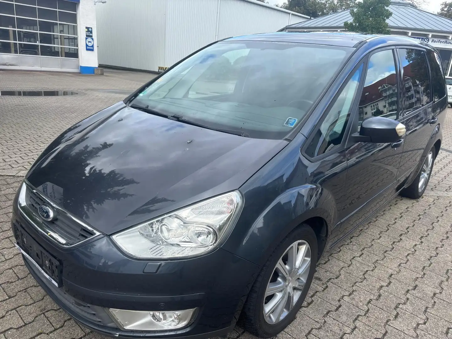 Ford Galaxy Trend - 1