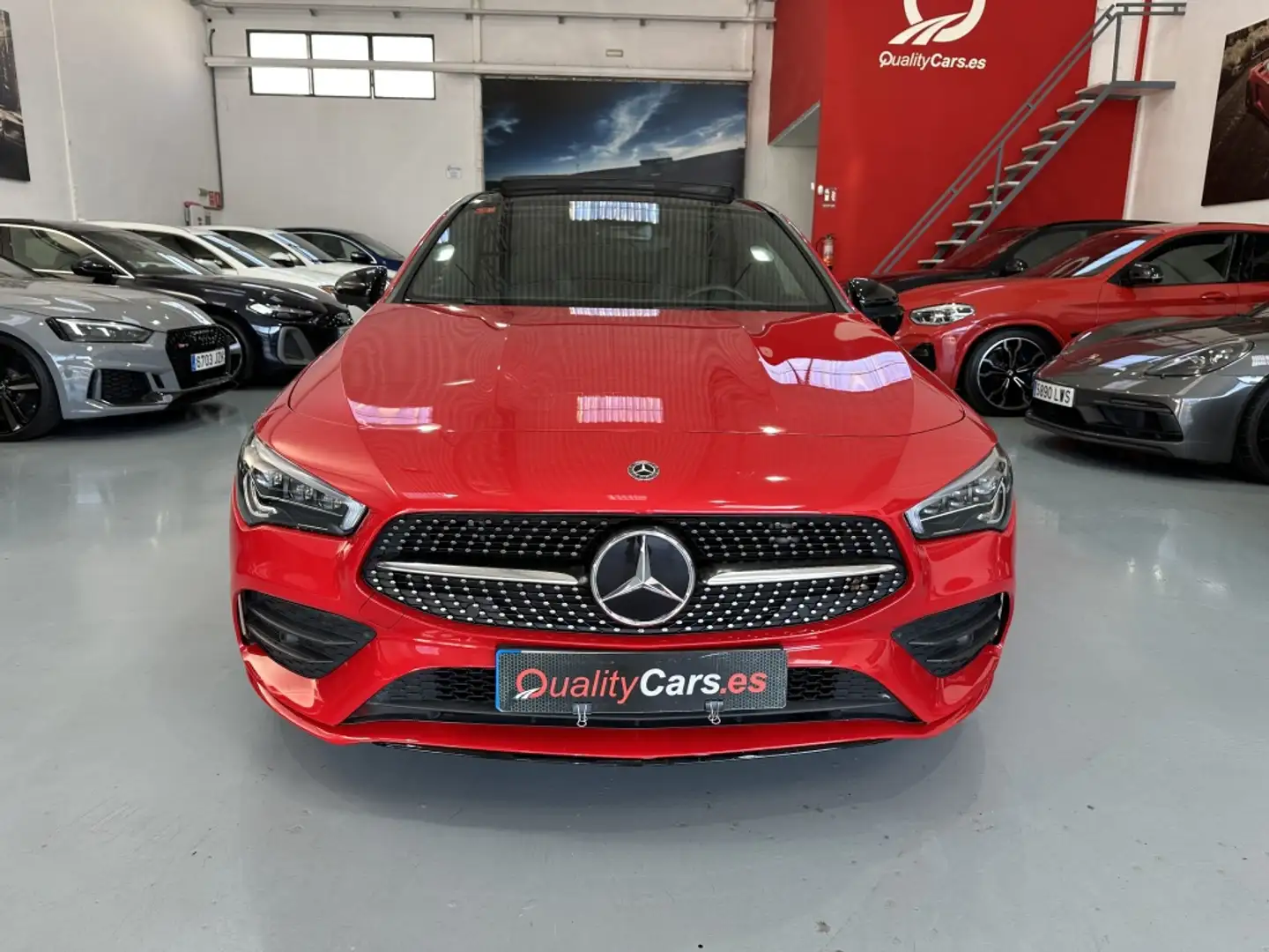 Mercedes-Benz CLA 200 7G-DCT Rojo - 2