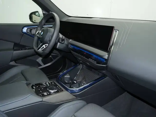 BMW X3 view 5