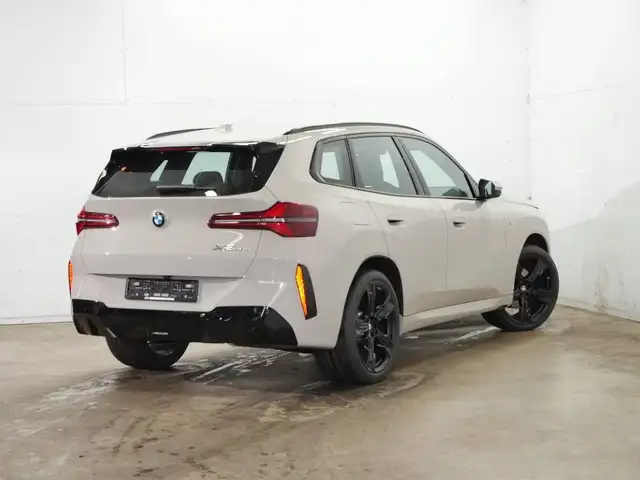 BMW X3 view 12