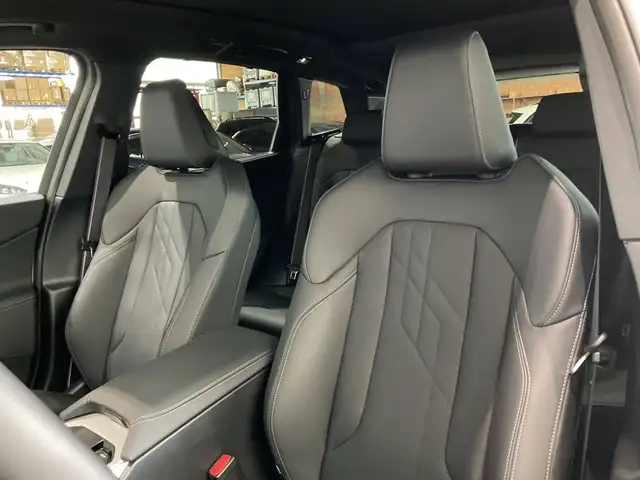 BMW X3 view 8