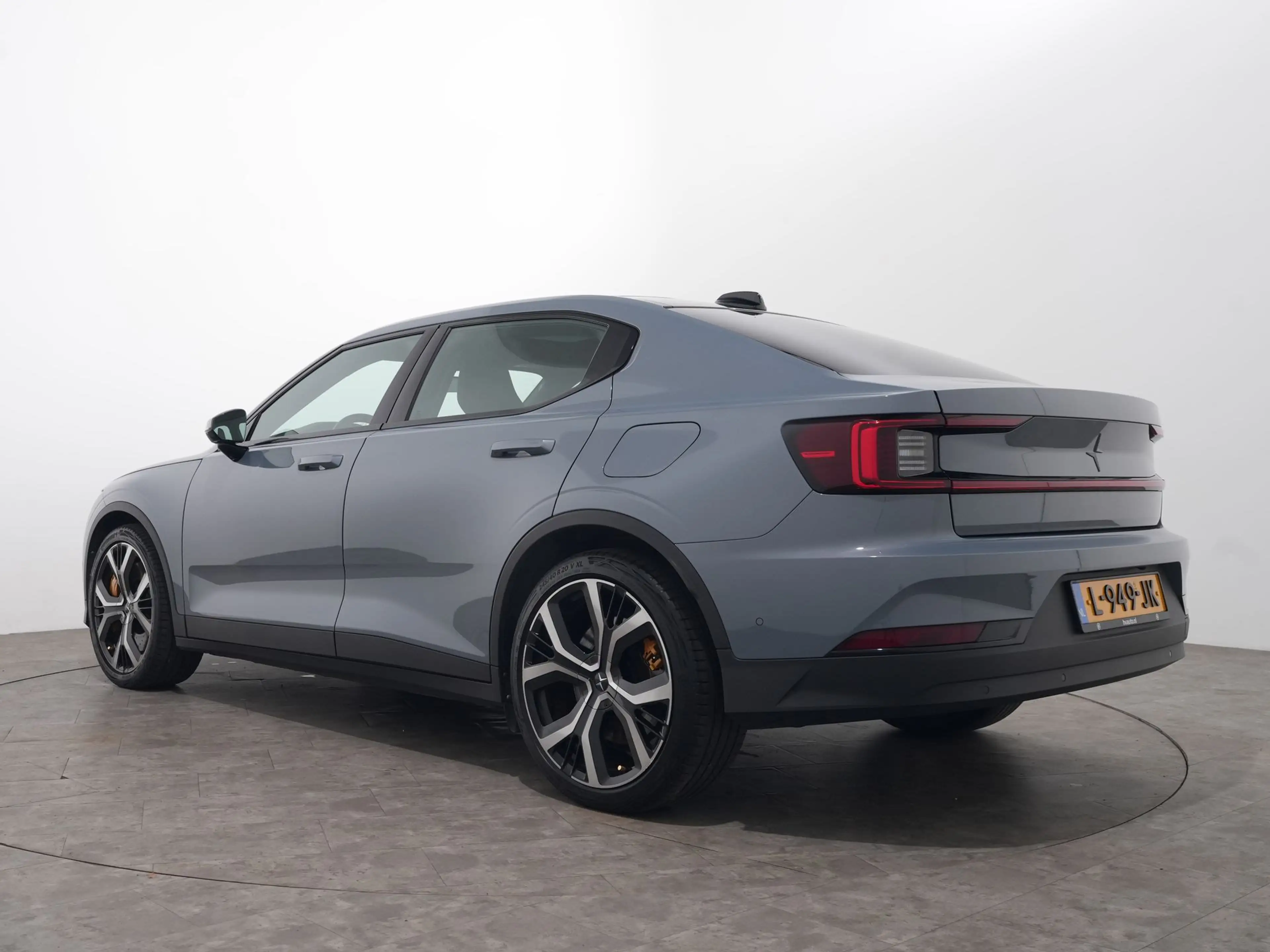 Polestar 2 LONG RANGE DM PERFORMANCE PILOT PLUS | SOH 93,4 % — photo 3