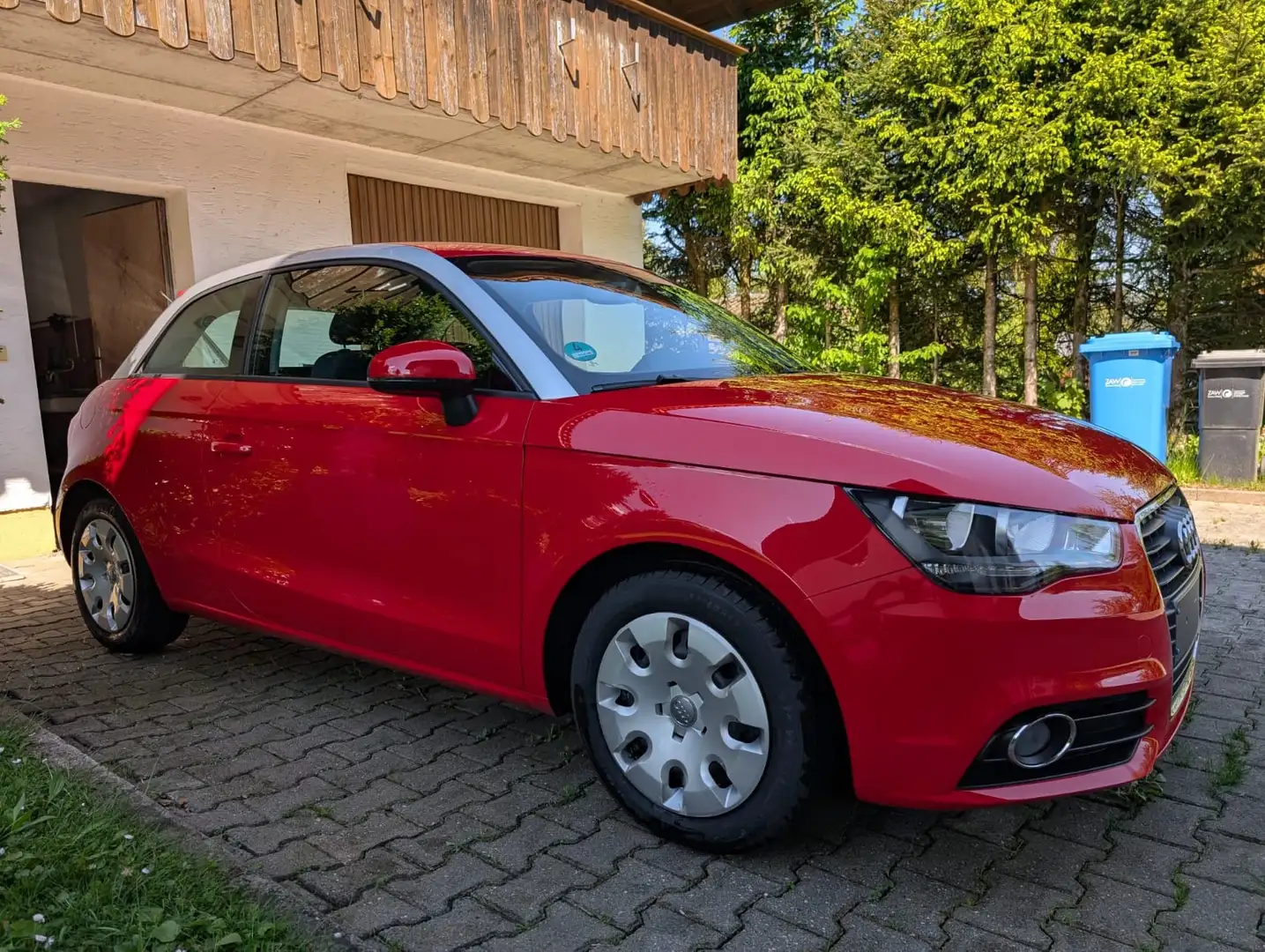 Audi A1 A1 1.4 TFSI Attraction Червоний - 2