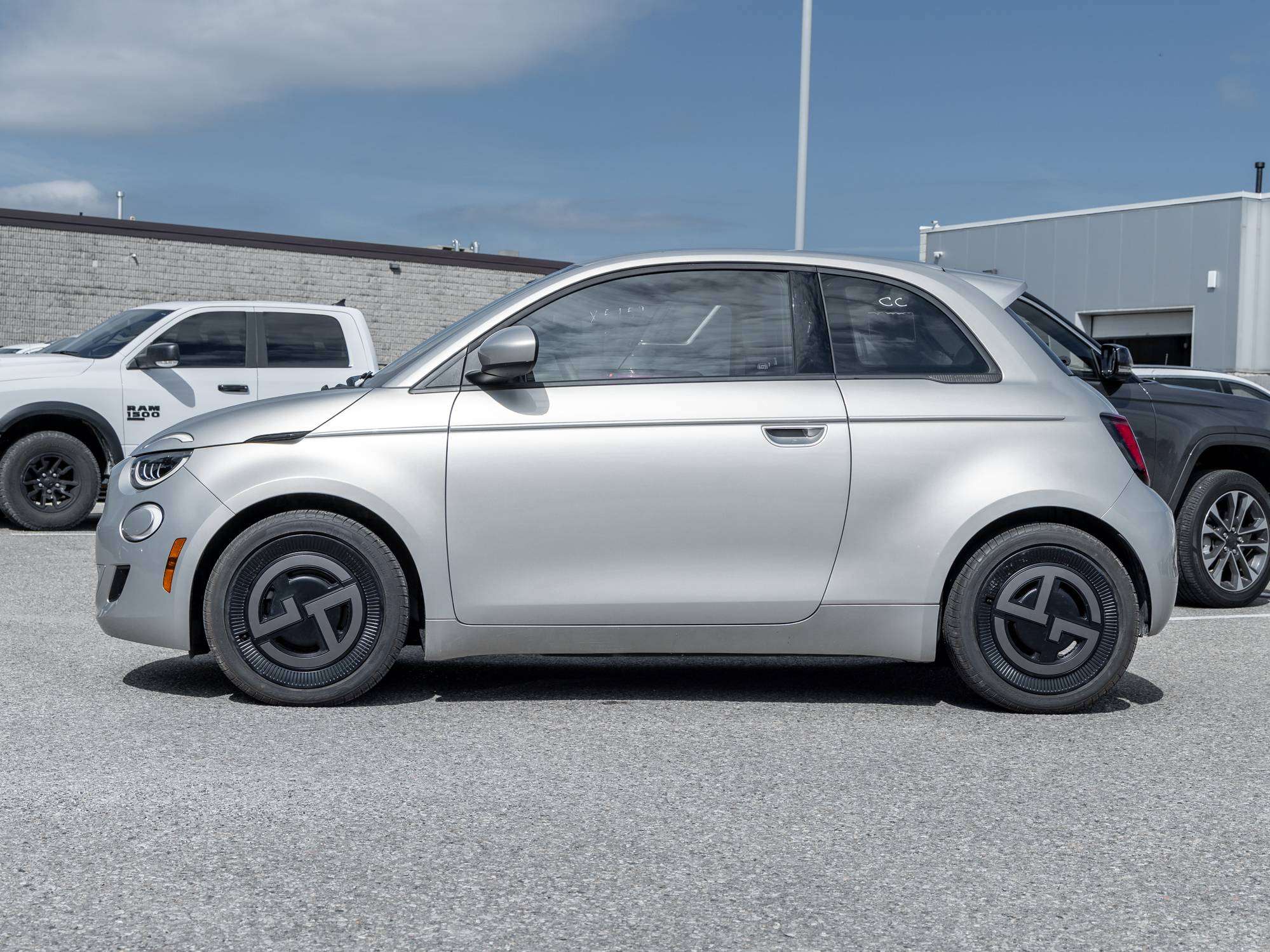 2025 Fiat 500e GIORGIO ARMANI | FULL ELECTRIC | — снимка 1