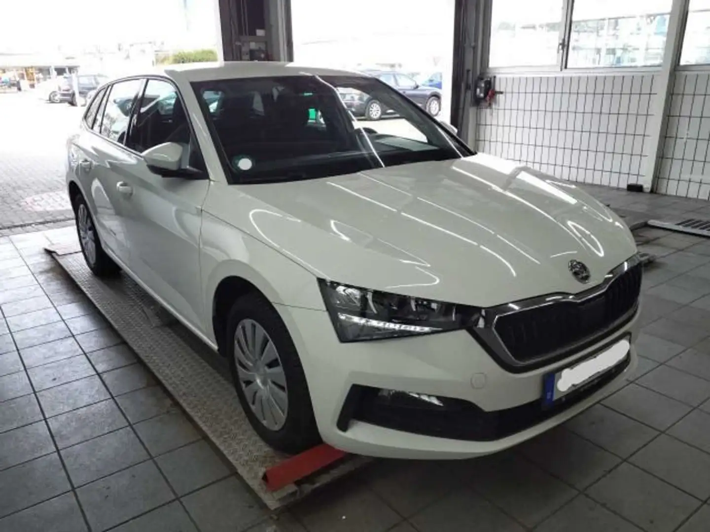 Skoda Scala Cool Plus 1.0 TSI DSG Smart Link*SHZ*PDC Weiß - 2