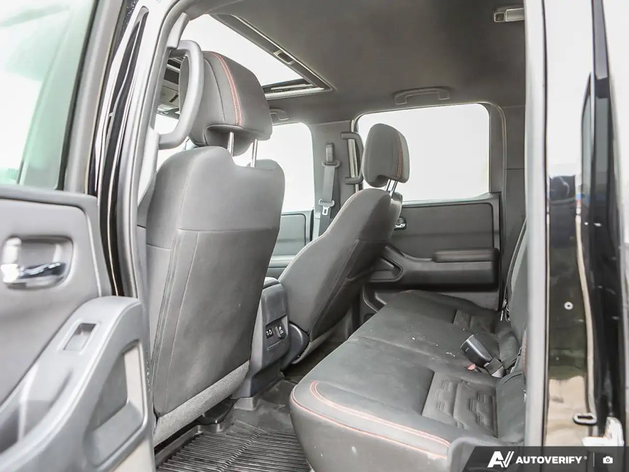 Nissan Frontier снимка Nissan Frontier