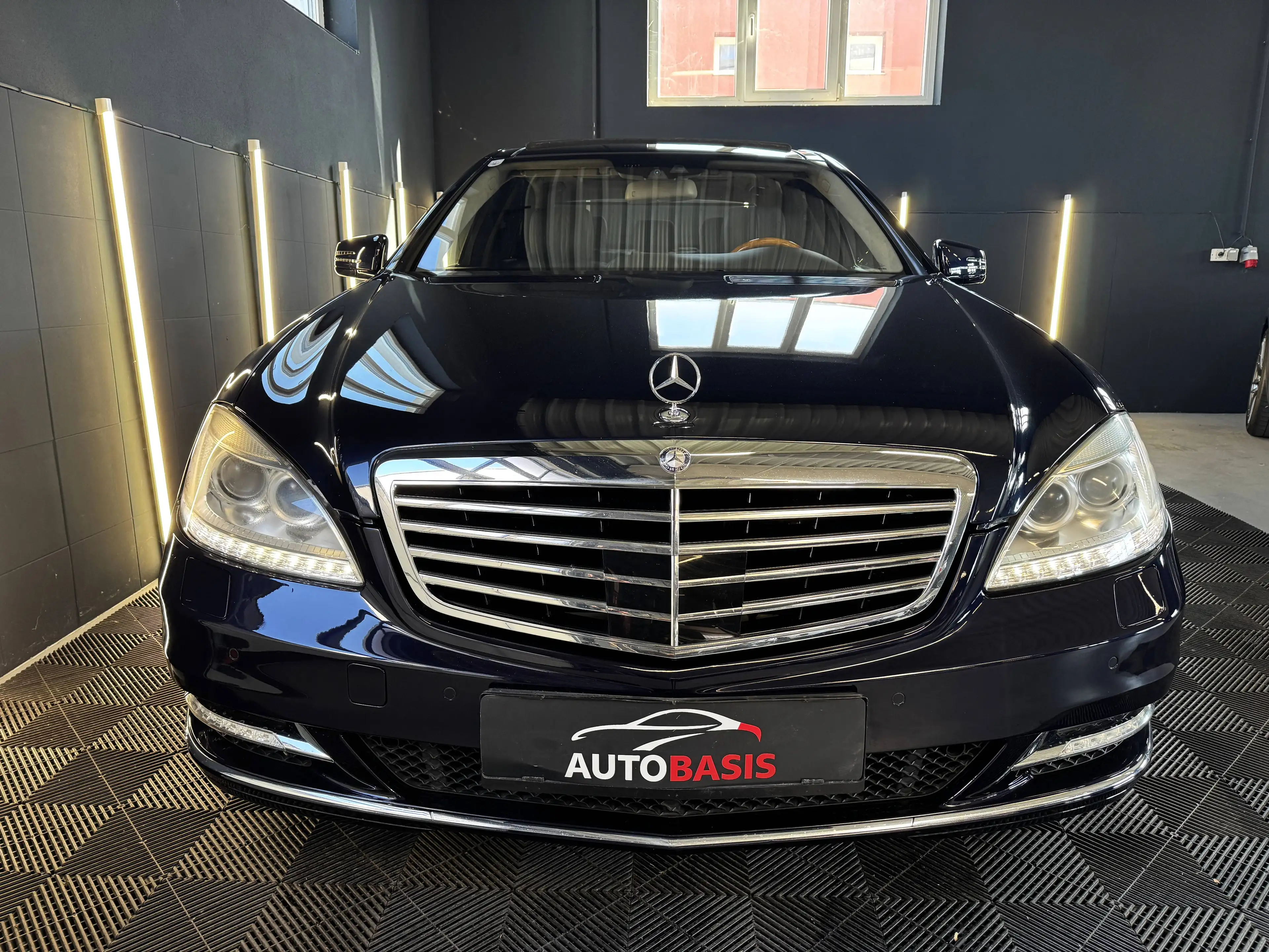 Mercedes-Benz S 500 S 500 L 5,5 V8 Massage/3xTV/Tisch/Nappa/Pano/Night-Vision/VOLL — photo 3