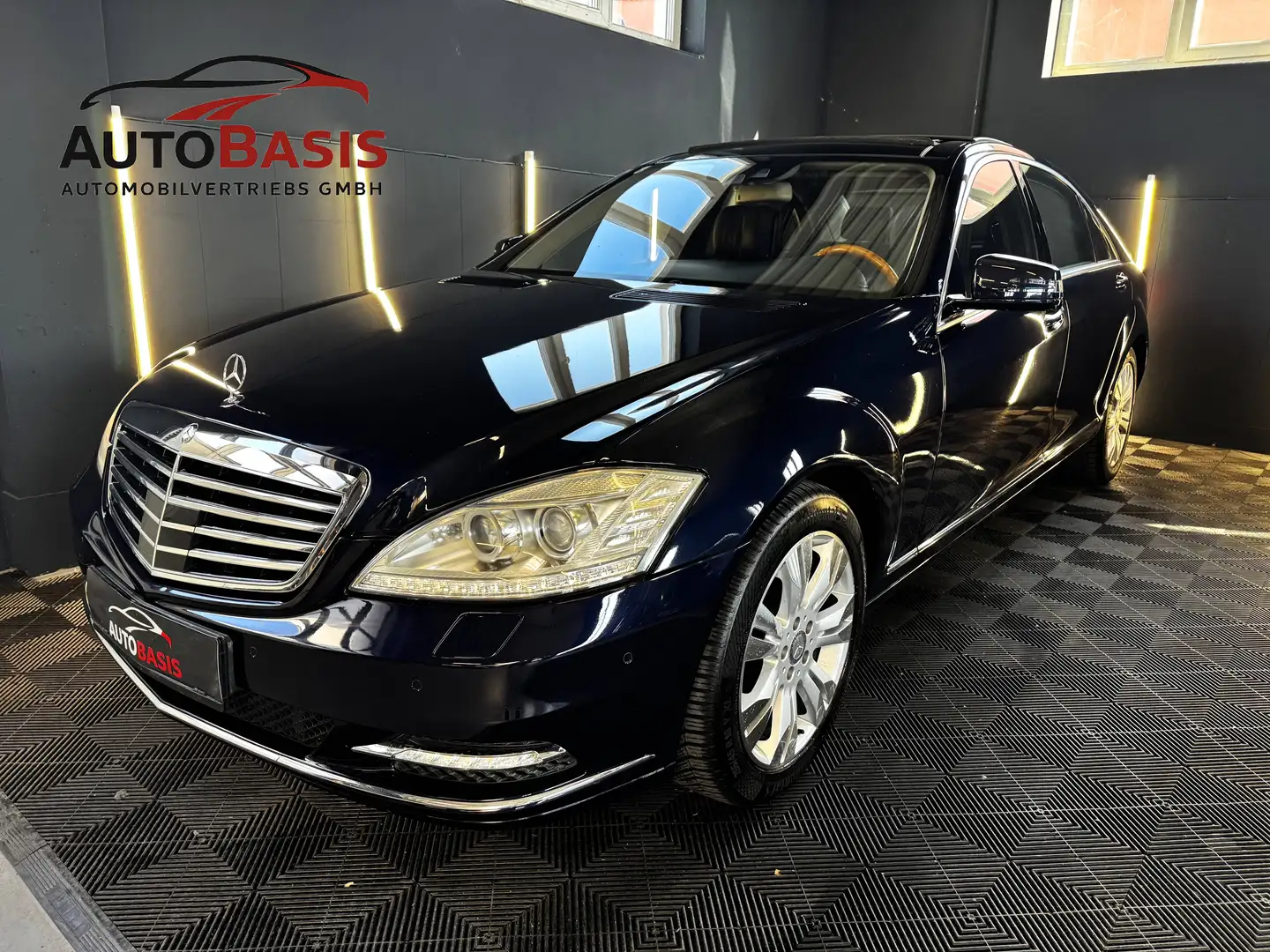 Mercedes-Benz S 500 S 500 L 5,5 V8 Massage/3xTV/Tisch/Nappa/Pano/Night-Vision/VOLL Blau - 1