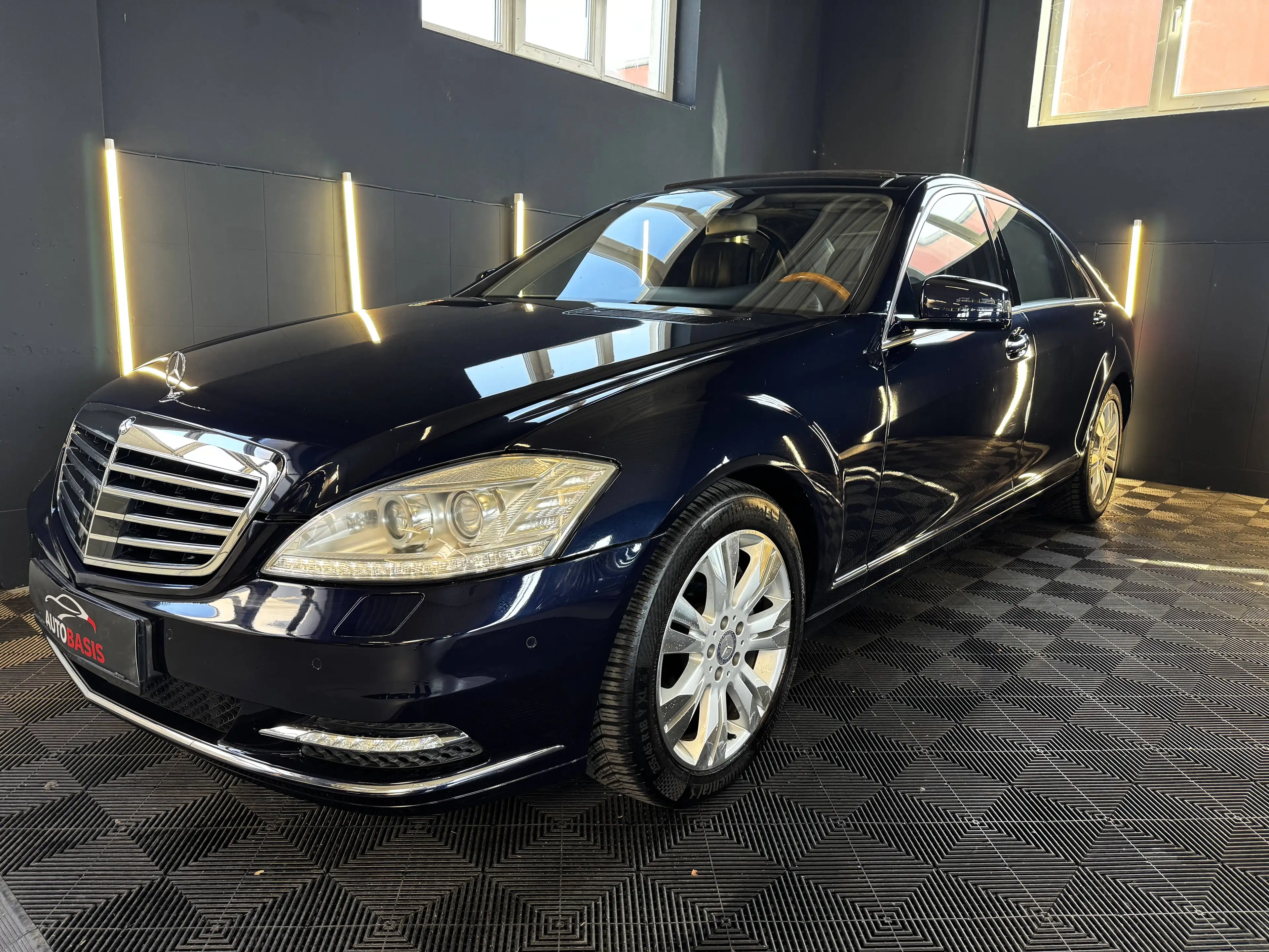Mercedes-Benz S 500 S 500 L 5,5 V8 Massage/3xTV/Tisch/Nappa/Pano/Night-Vision/VOLL — photo 2
