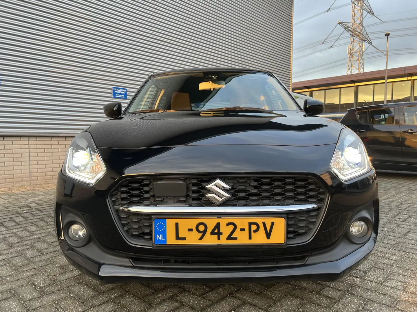 Suzuki Swift 1.2 Select Smart Hybrid | Apple Carplay & Android Schwarz - 2