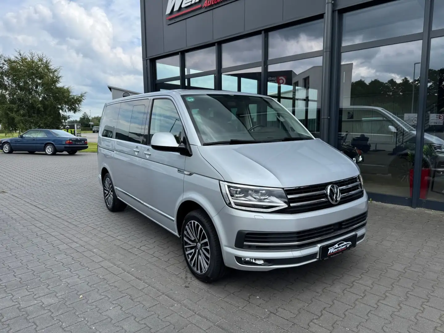Volkswagen T6 Multivan Highline 2.0TDI-Leder-LED-AHK-Navi Zilver - 2