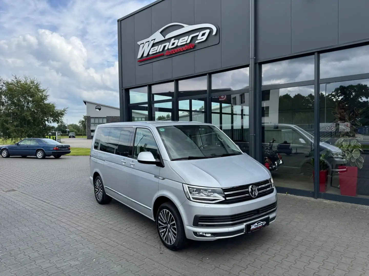 Volkswagen T6 Multivan Highline 2.0TDI-Leder-LED-AHK-Navi Zilver - 1