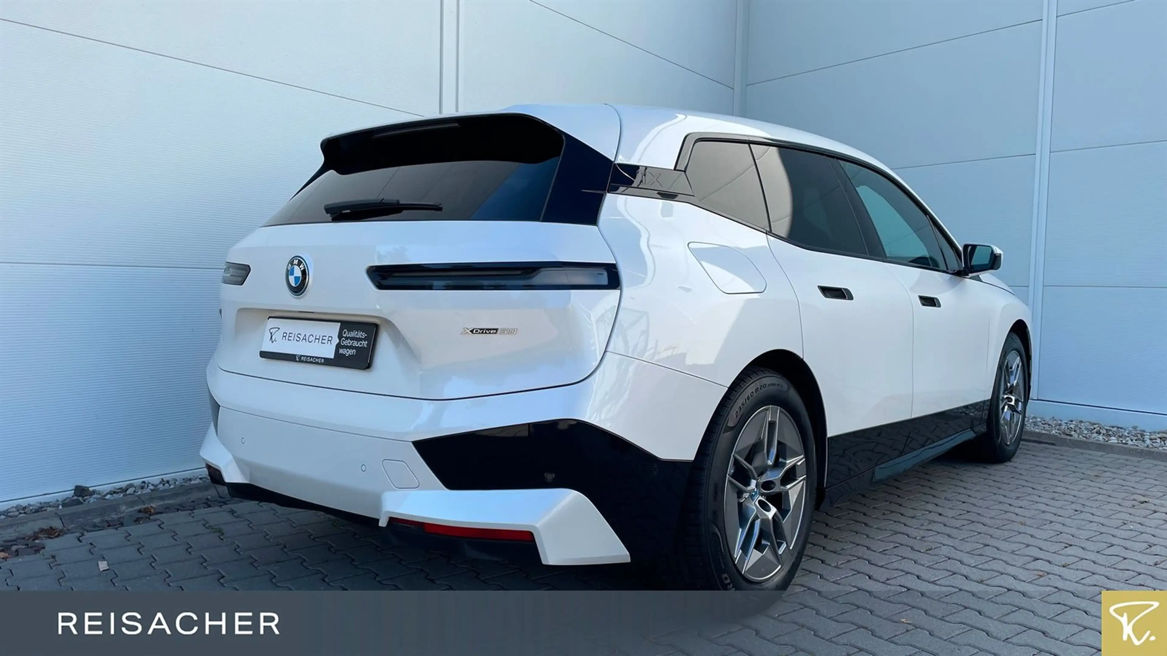 BMW iX xDrive50 Sportpaket,SkyLou,AHK,DAProf,Leder — photo 2