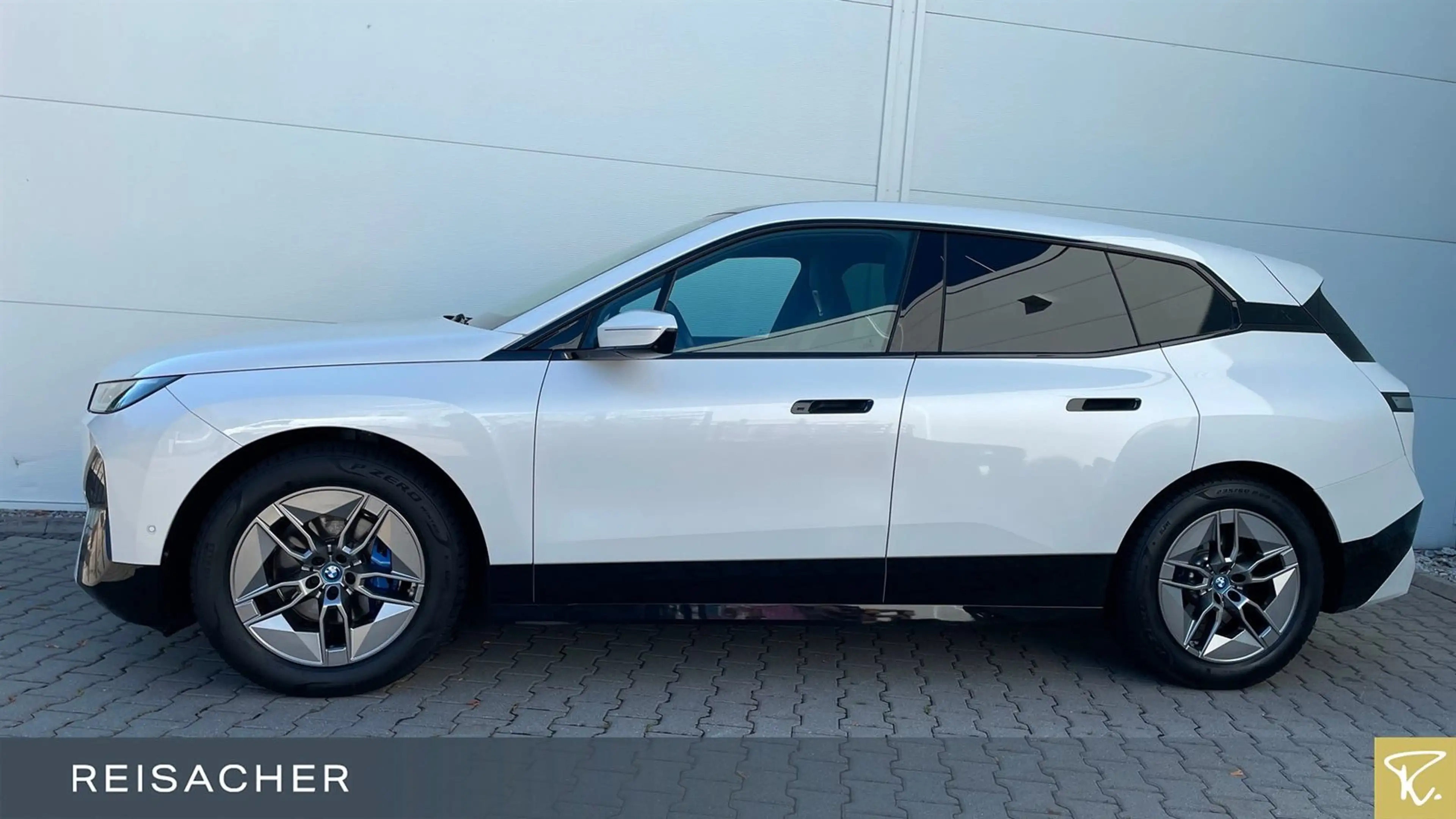 BMW iX xDrive50 Sportpaket,SkyLou,AHK,DAProf,Leder — photo 8