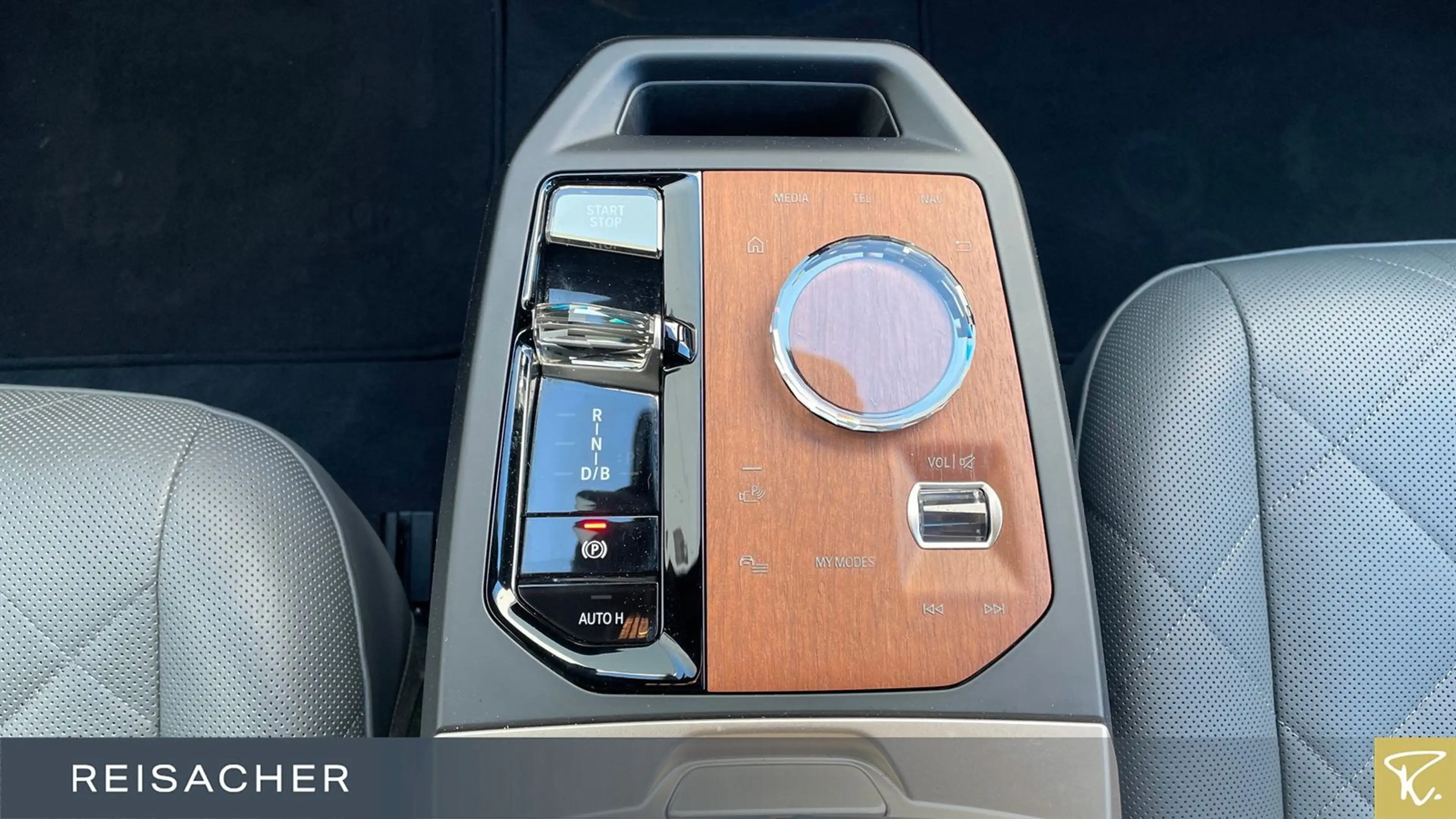 BMW iX xDrive50 Sportpaket,SkyLou,AHK,DAProf,Leder — photo 10