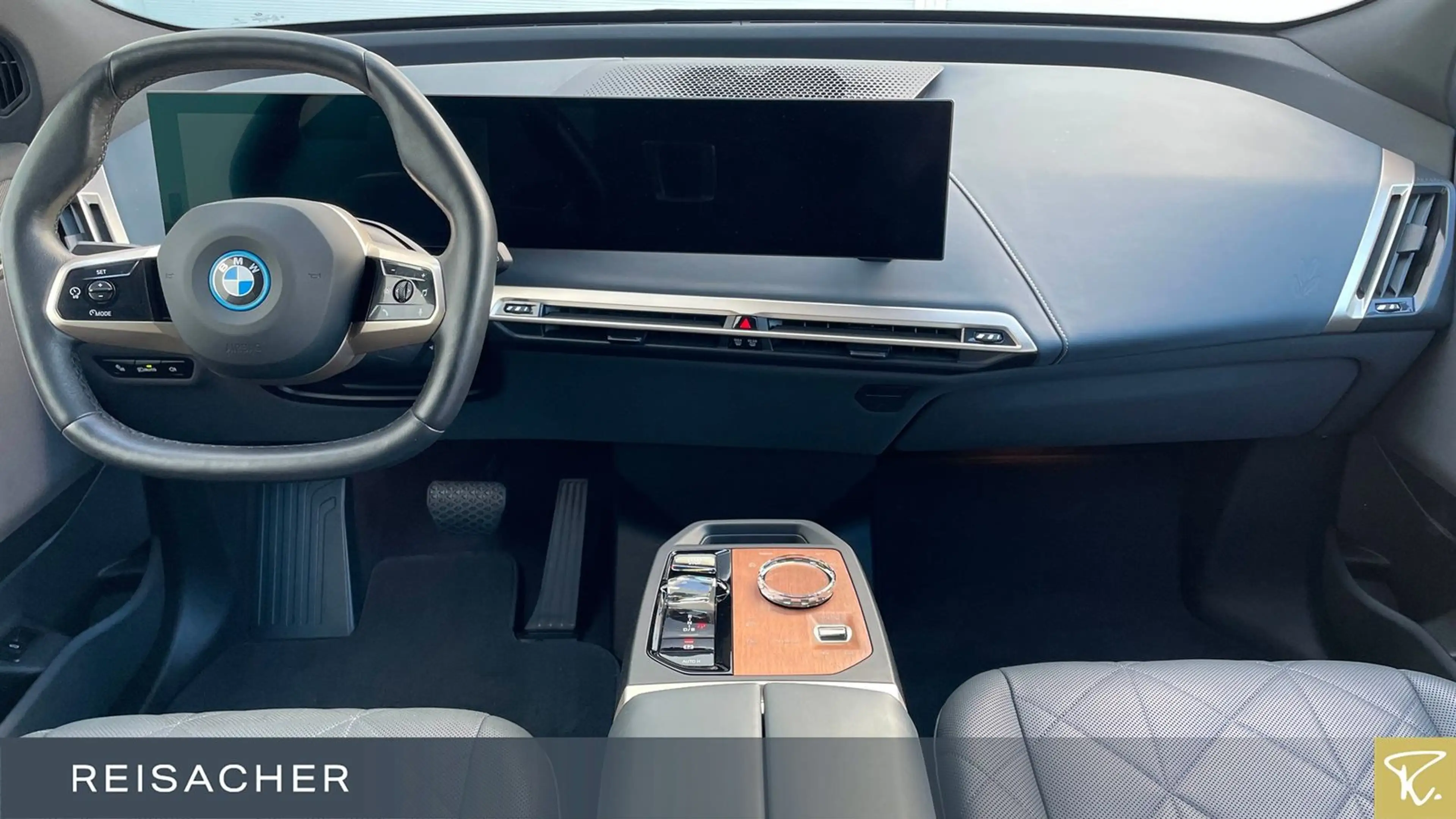 BMW iX xDrive50 Sportpaket,SkyLou,AHK,DAProf,Leder — photo 6