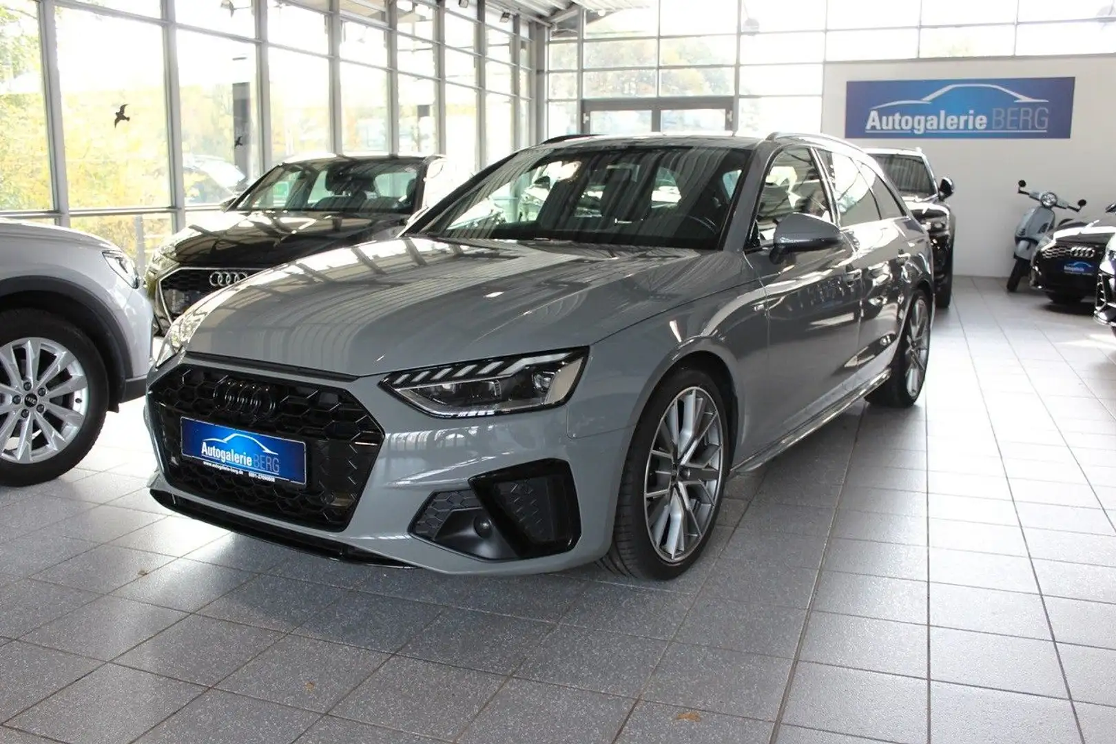 Audi A4 Avant 35 TDi S line Black Optik App DAB Gris - 1