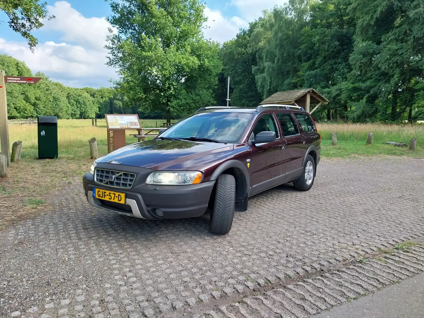 Volvo XC70 XC70 2.5 T Momentum Bruin - 2