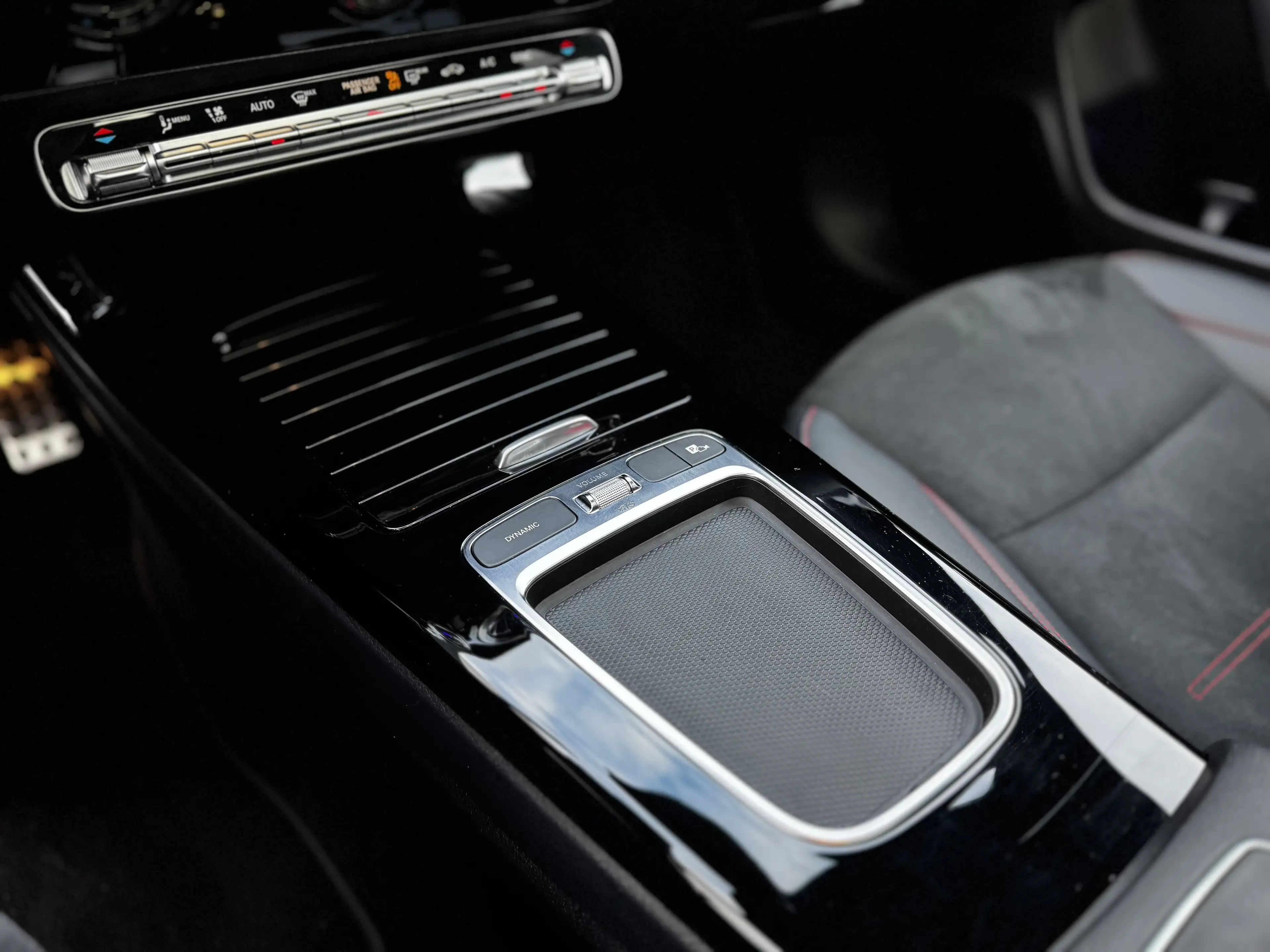 Mercedes-Benz CLA 35 AMG CLA Shooting Brake AMG 35 4-Matic — photo 12