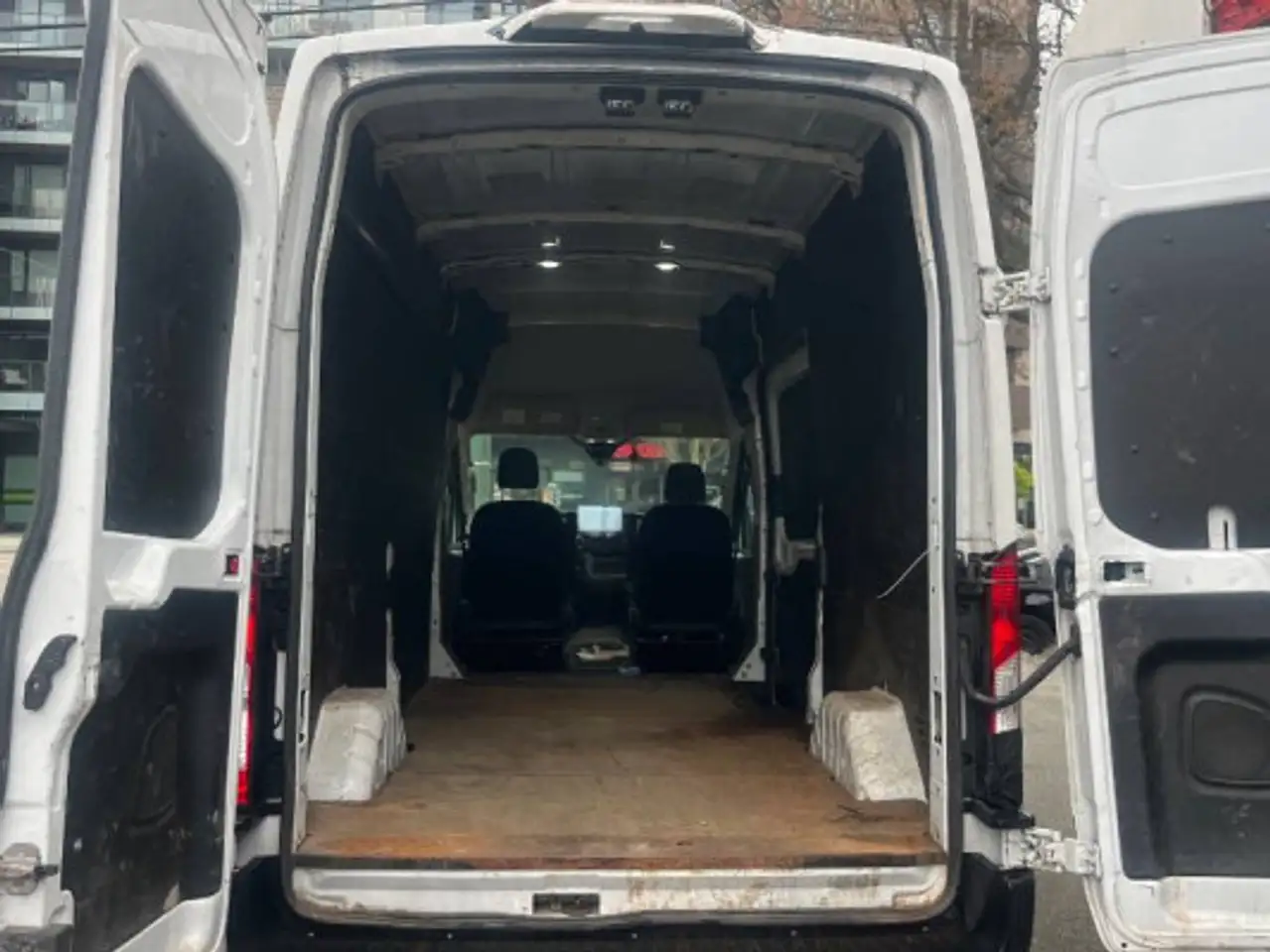 Ford Transit Cargo Van снимка Ford Transit Cargo Van