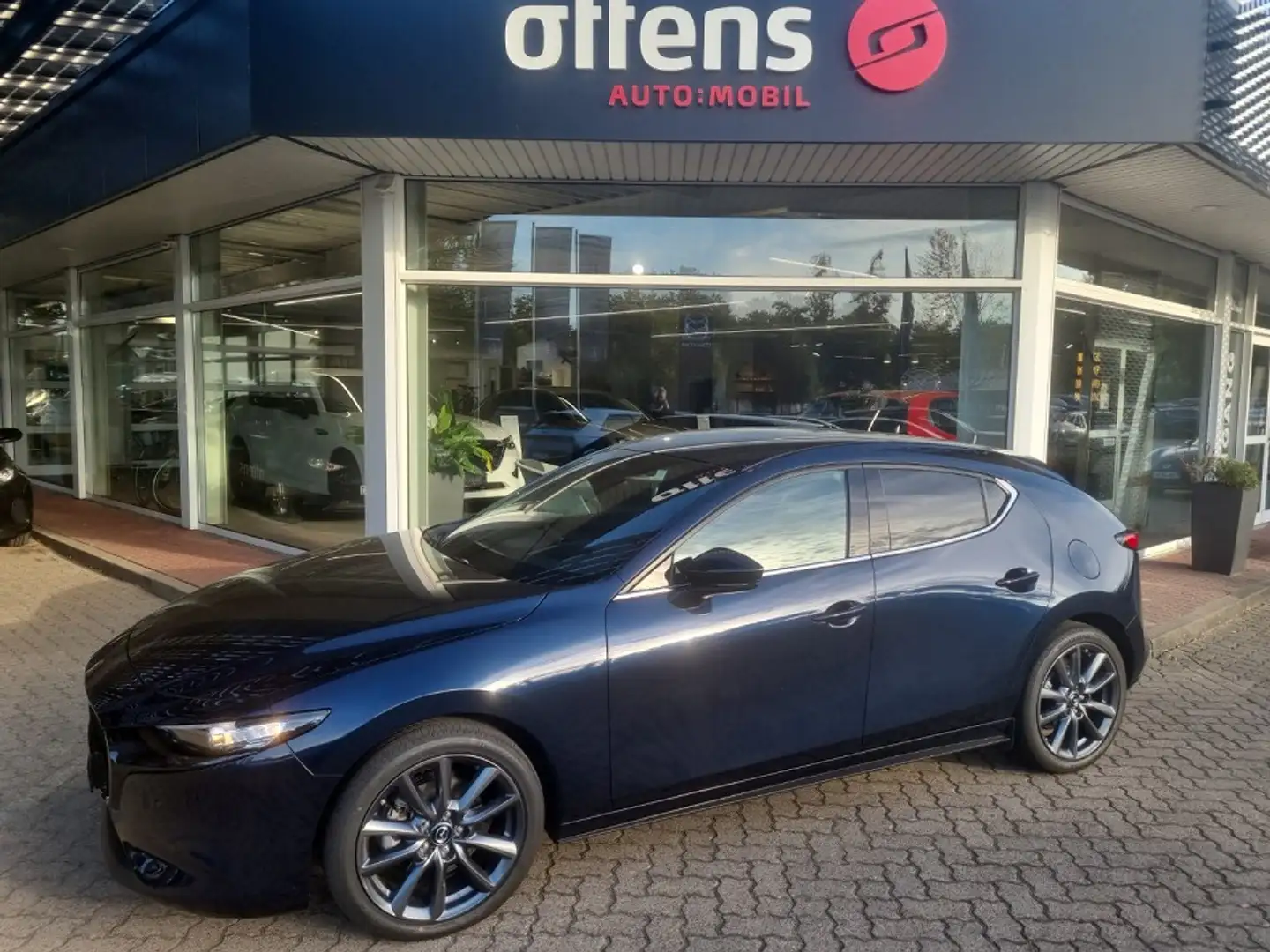 Mazda 3 2.5i Mild Hybrid Homura; Navi, LED Blau - 1