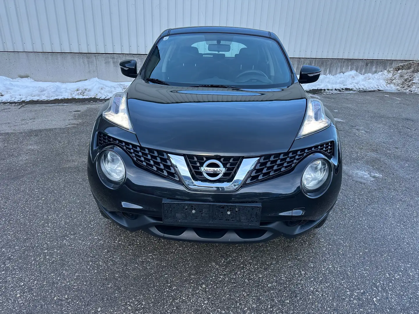 Nissan Juke 1.6 Benzin Pickerl 7/2026 Schwarz - 2