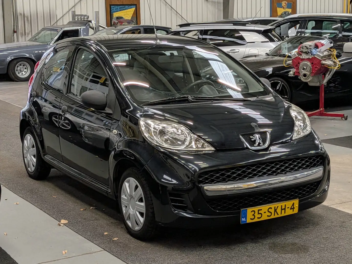 Peugeot 107 1.0-12V XR Airco, Stuurbekrachtiging Zwart - 2