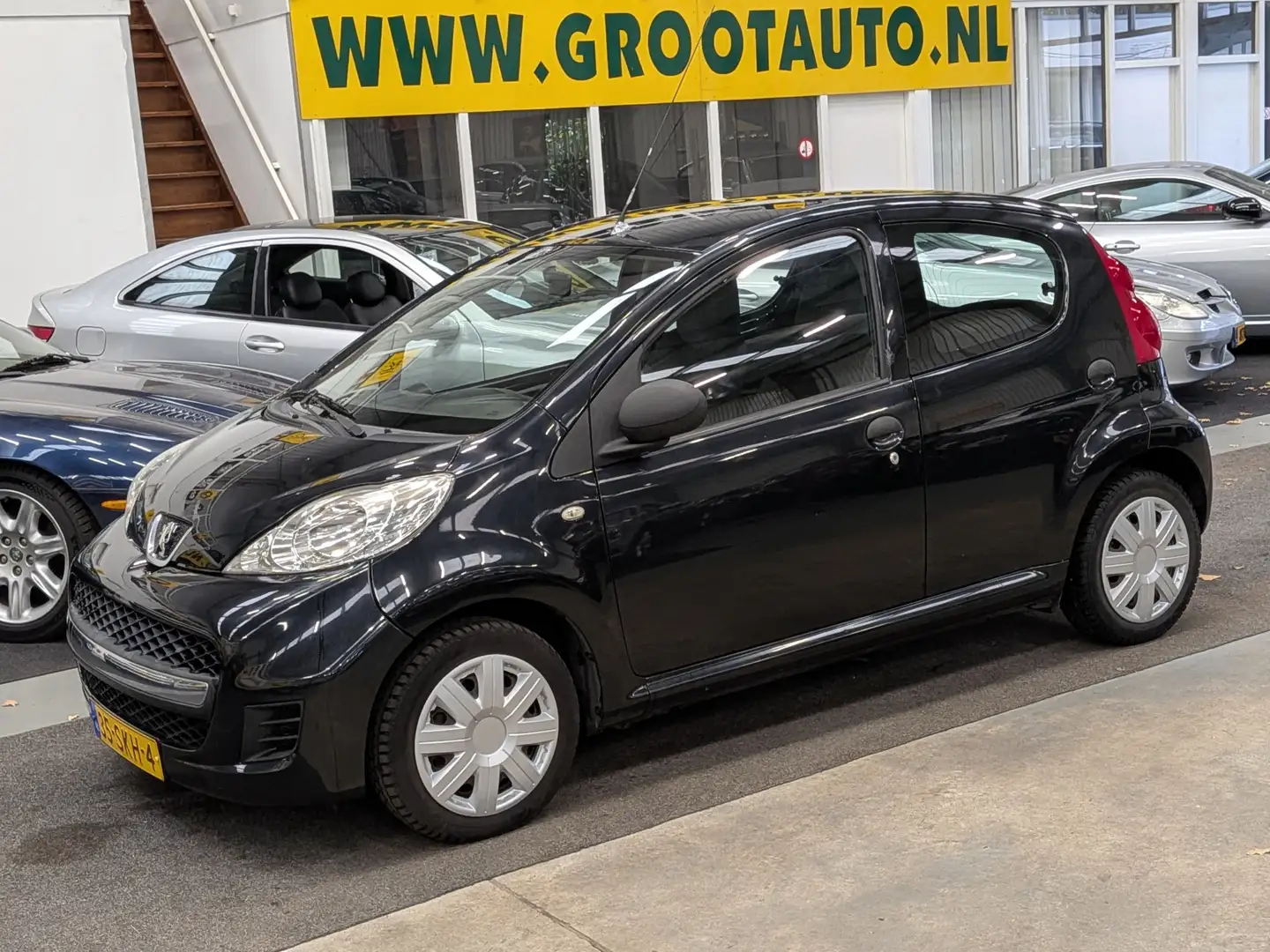 Peugeot 107 1.0-12V XR Airco, Stuurbekrachtiging Zwart - 1
