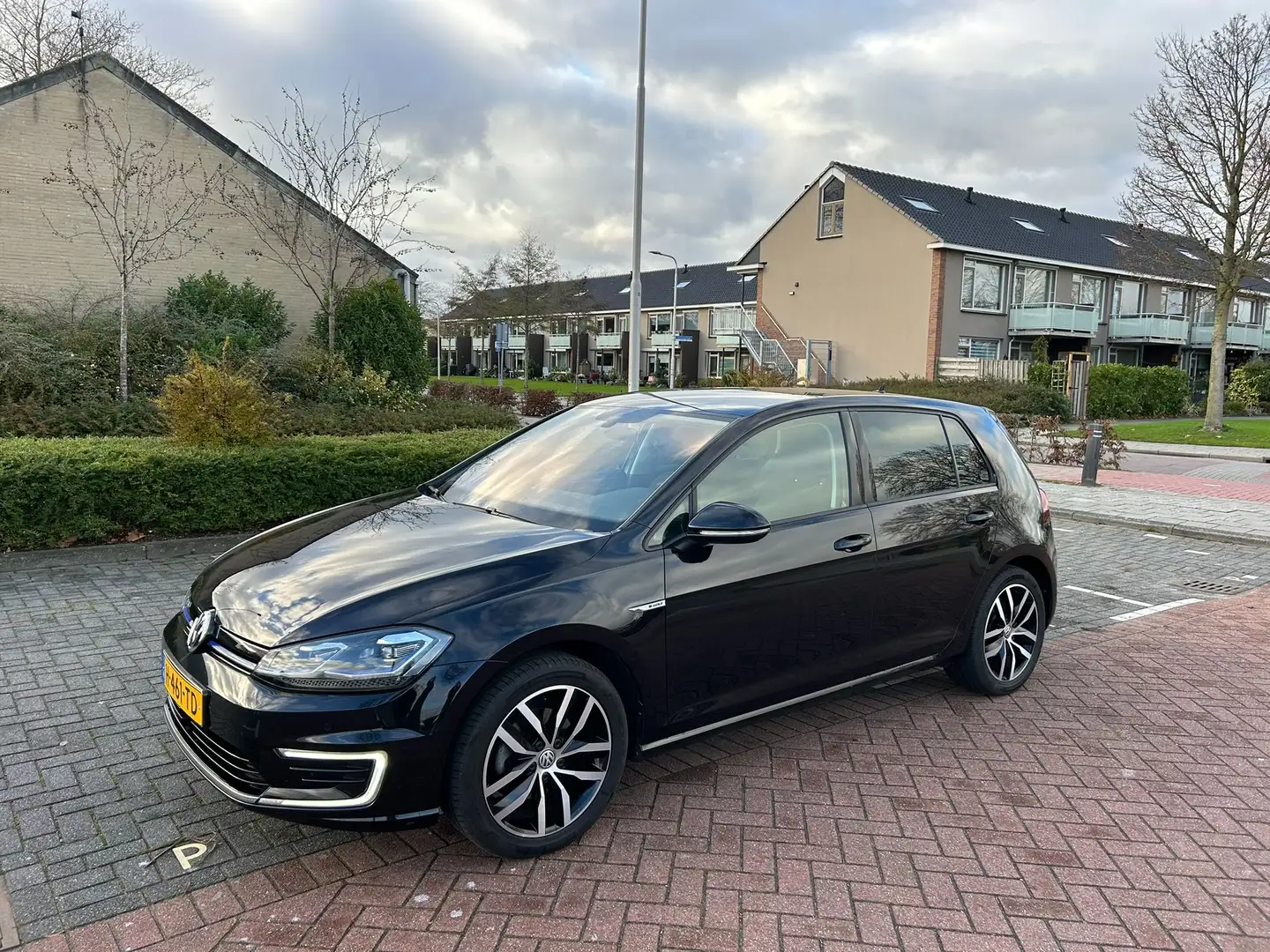 Volkswagen e-Golf Golf E-DITION Zwart - 2