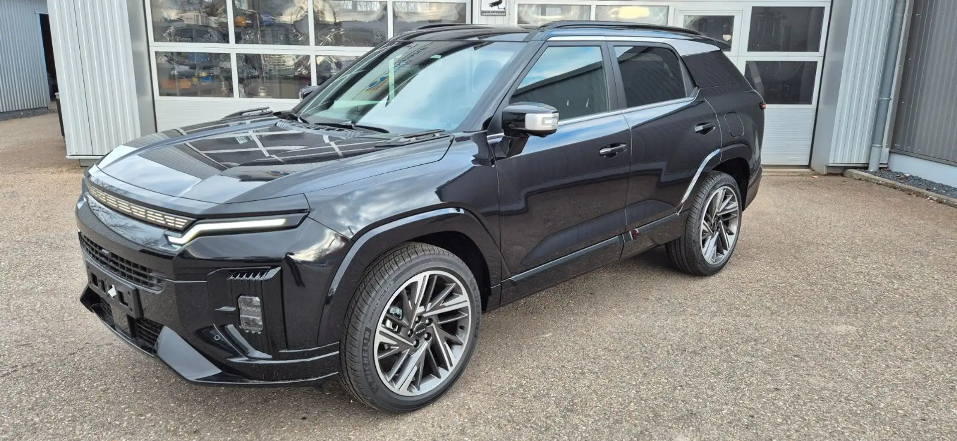 SsangYong Actyon LUX 2WD AT Schwarz - 1