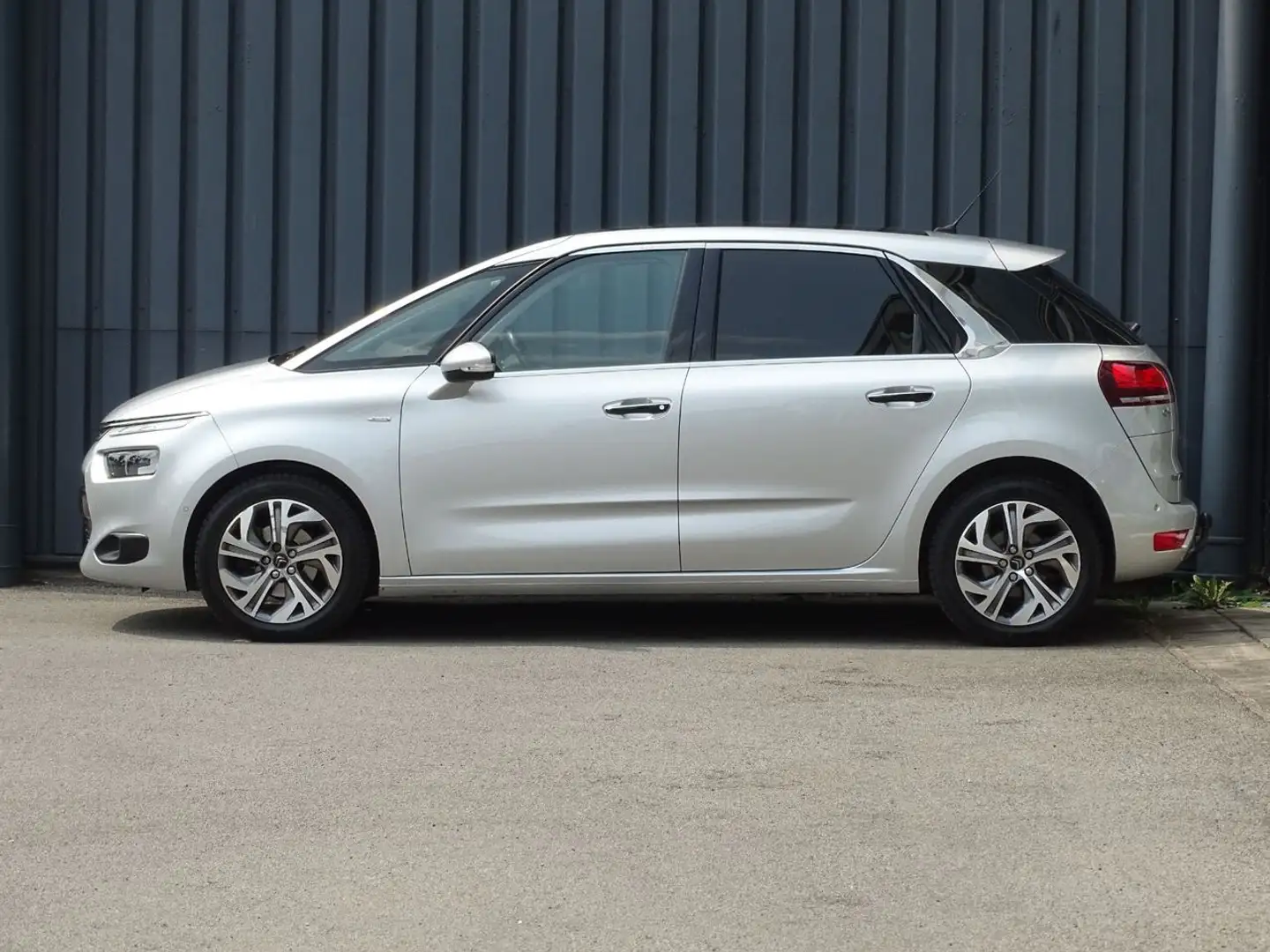 Citroen C4 Picasso 1.2 PureTech Exclusive Pano | Leder | Massage | Lm Grau - 2