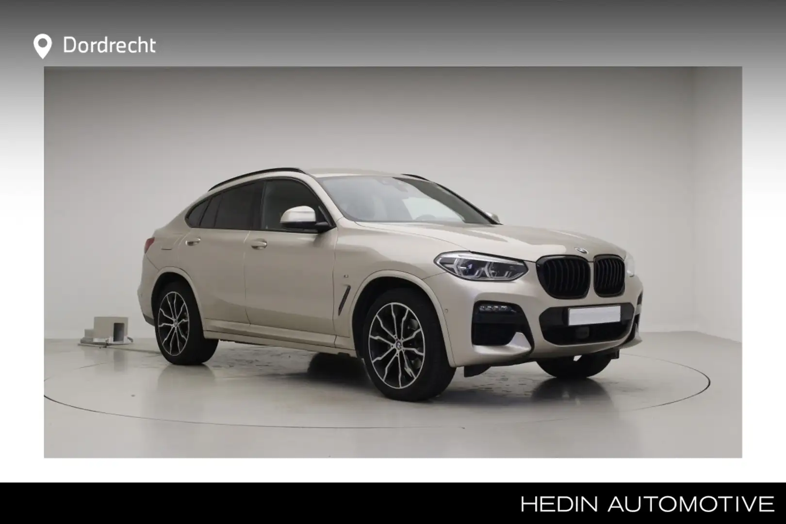 BMW X4 xDrive20i M-Sport | 19 inch | Camera | Trekhaak | Beige - 1