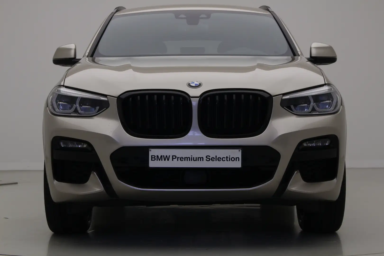 BMW X4 xDrive20i M-Sport | 19 inch | Camera | Trekhaak | Beige - 2