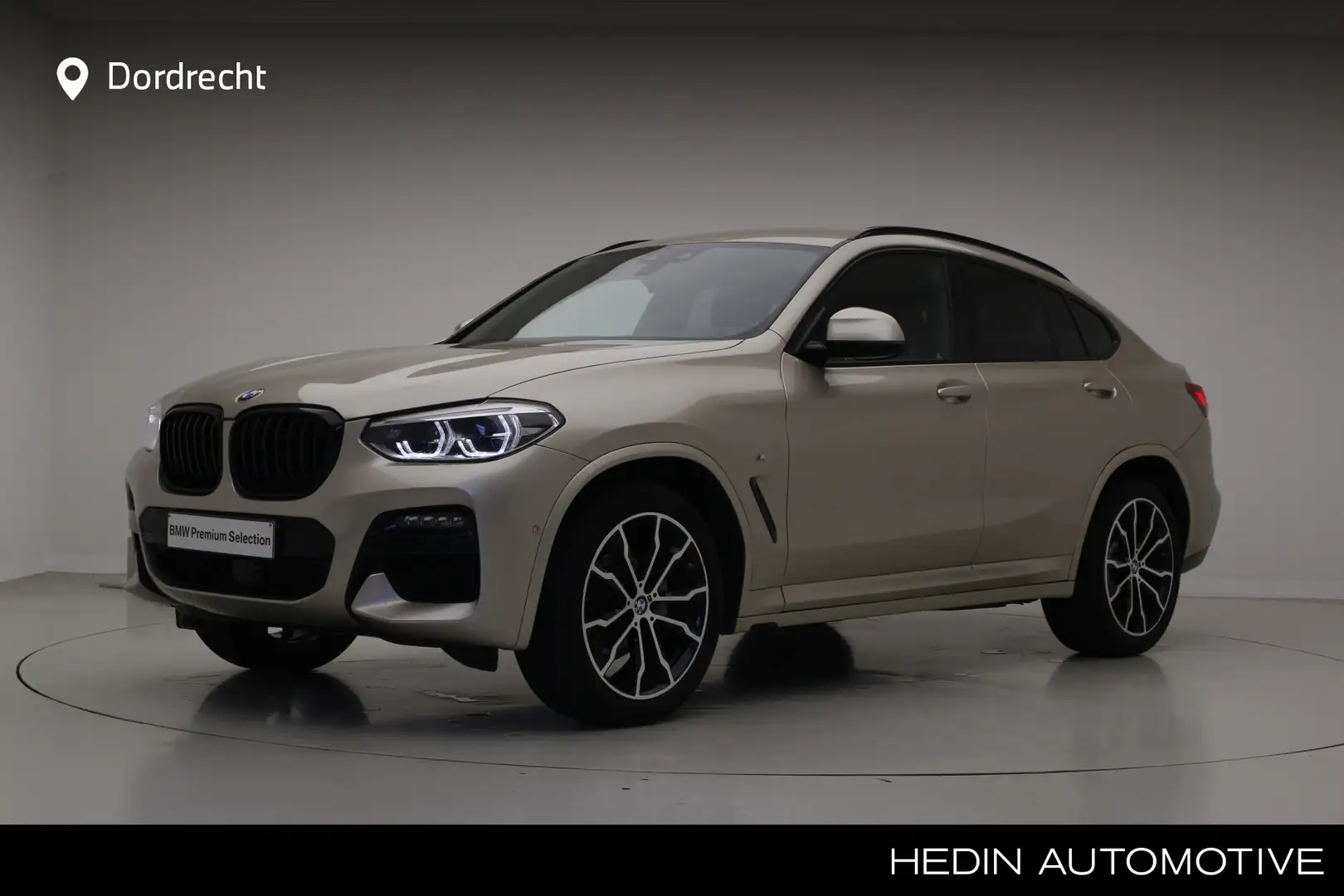 BMW X4 xDrive20i M-Sport | 19 inch | Camera | Trekhaak | Beige - 1