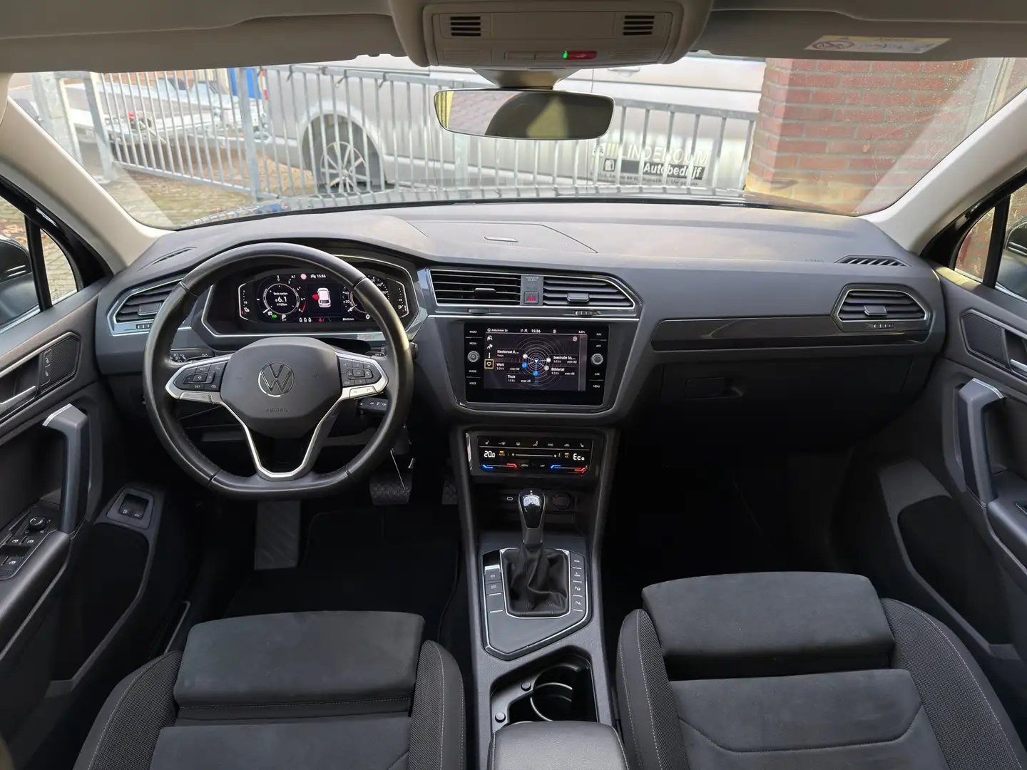 Volkswagen Tiguan 1.4 TSI eHybrid Elegance Trekhaak Massage stoelen Schwarz - 2