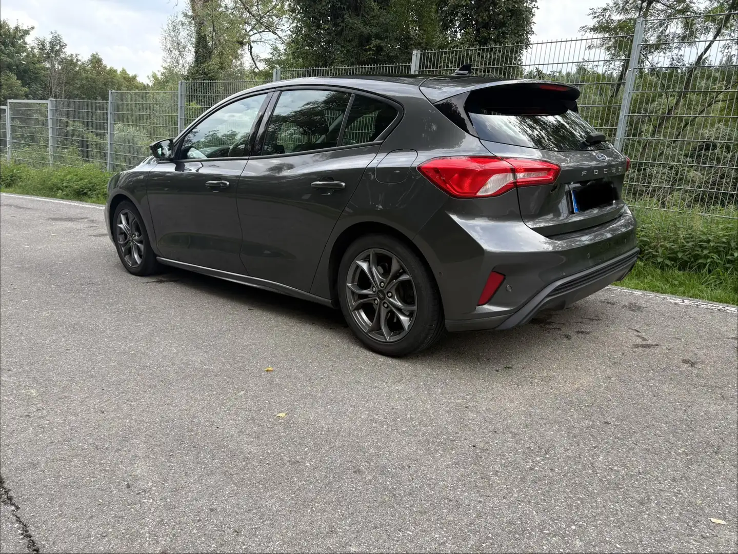 Ford Focus 1.5 EcoBoost Start-Stopp-System Aut. ST-LINE - 2