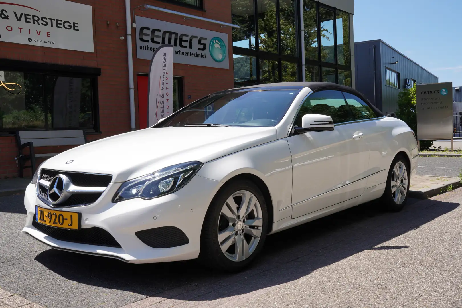 Mercedes-Benz E 200 Cabrio Prestige / AMG / Airscarf / Dealer Service Wit - 2