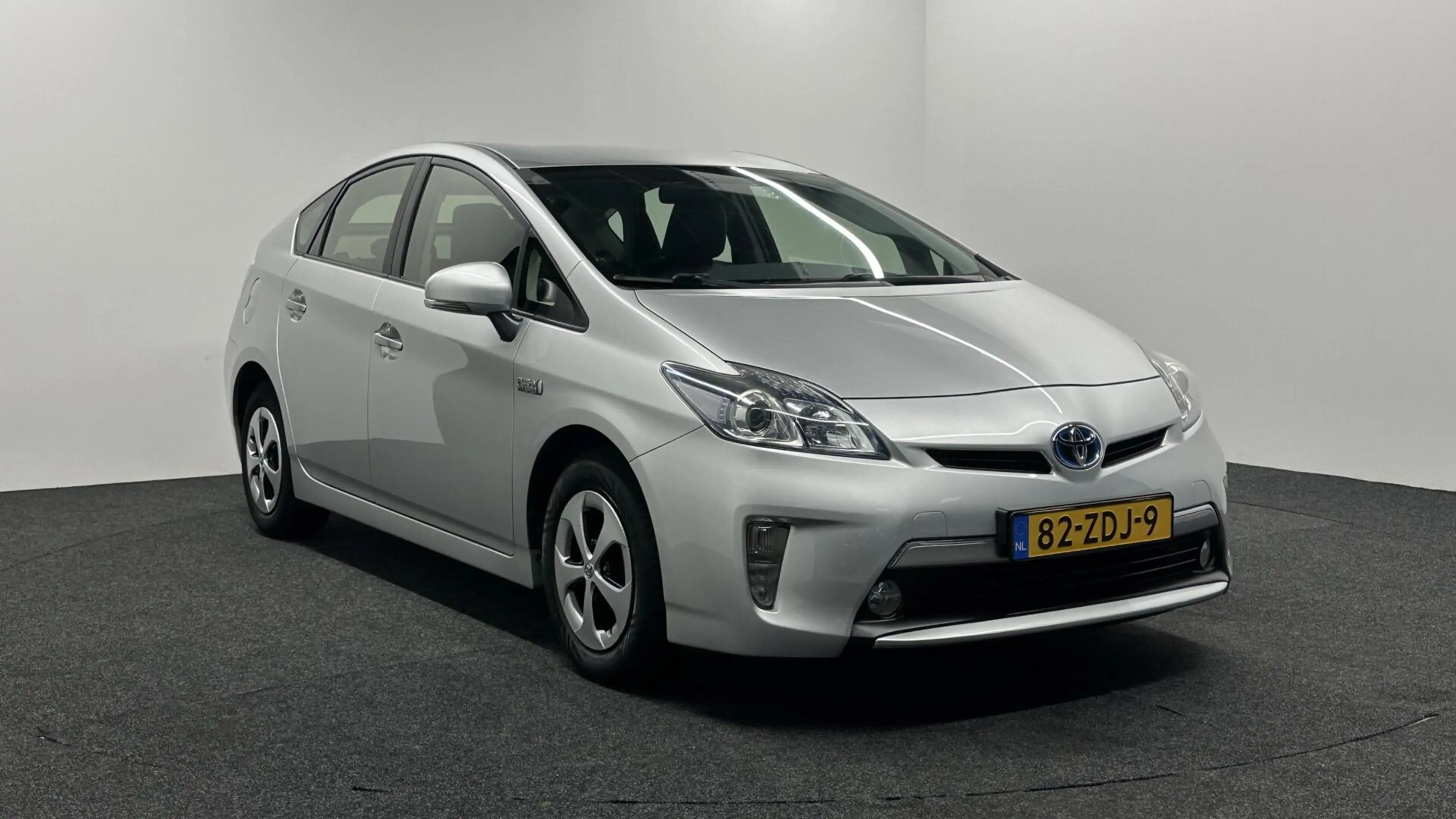 Toyota Prius 1.8 Plug-in Aspiration LEER NAVI CAMERA CRUISE. — photo 3